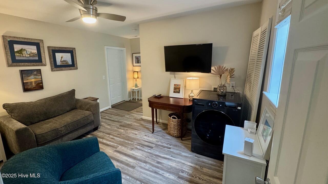 100532611 | Photo 53