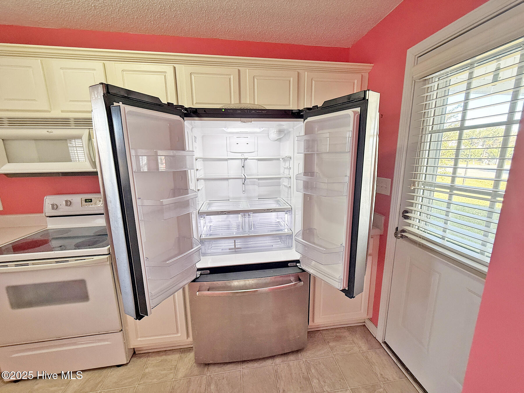 100537357 | Photo 21