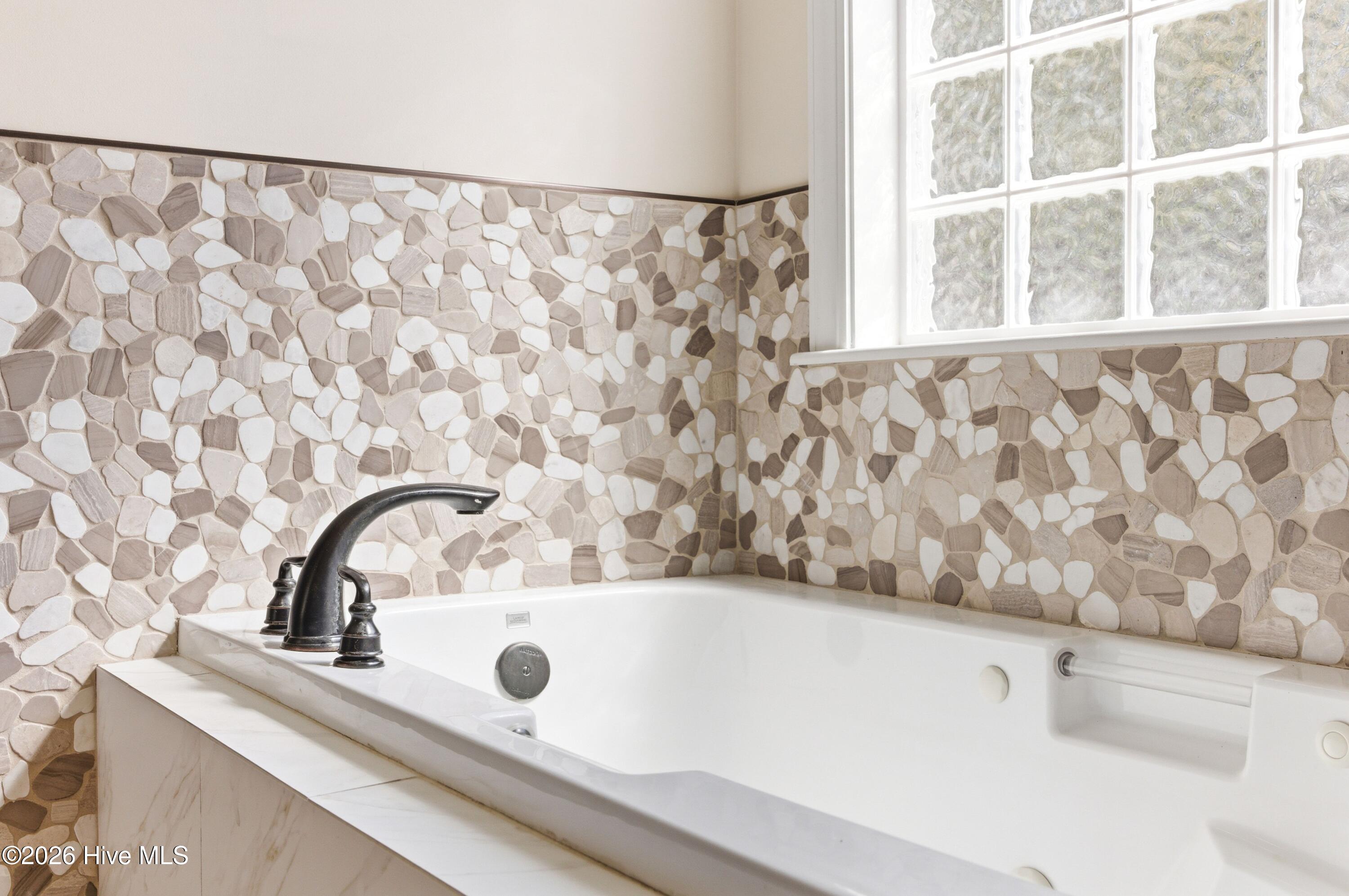 100564216 | Photo 24