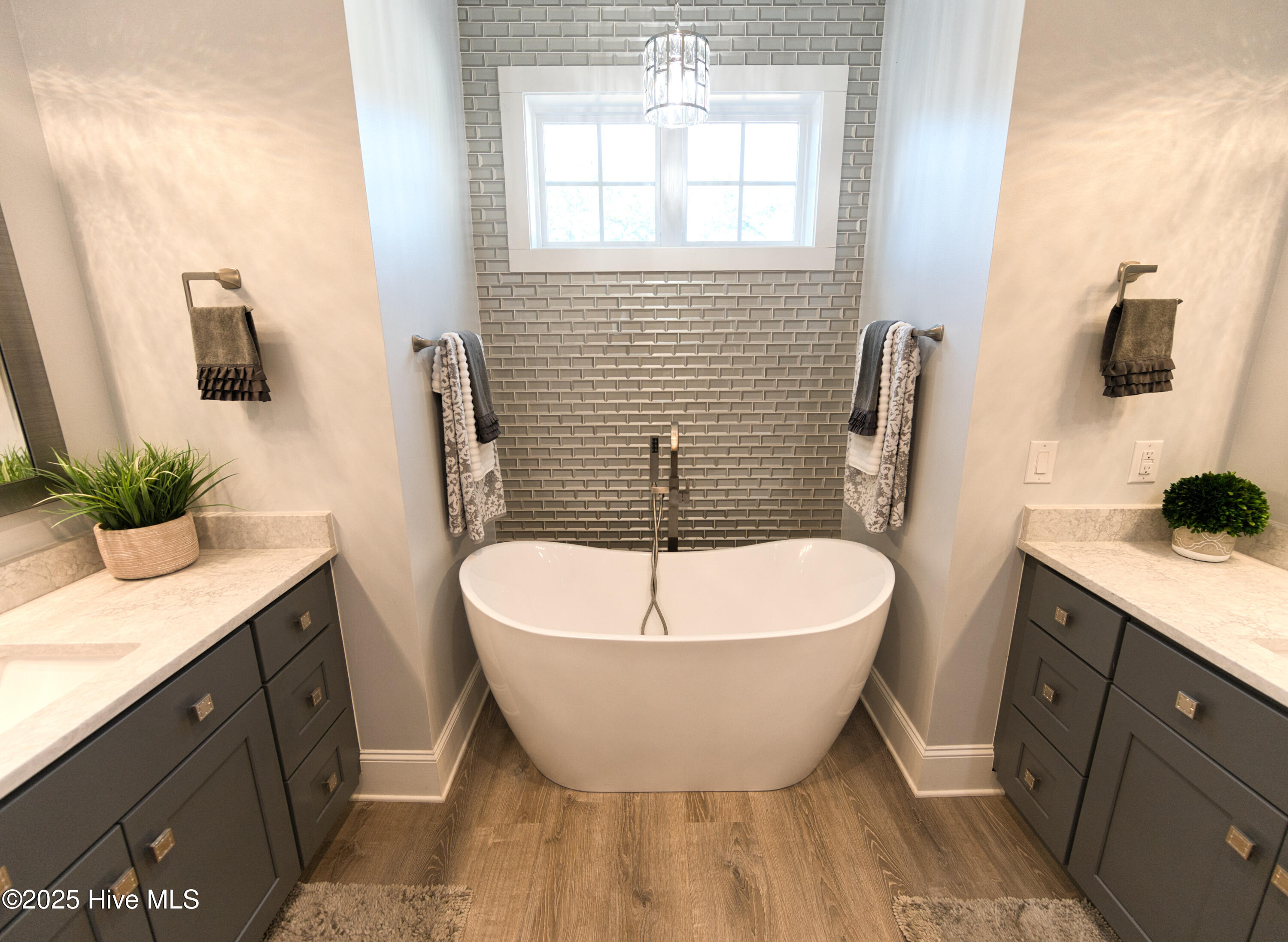 100546521 | Photo 50