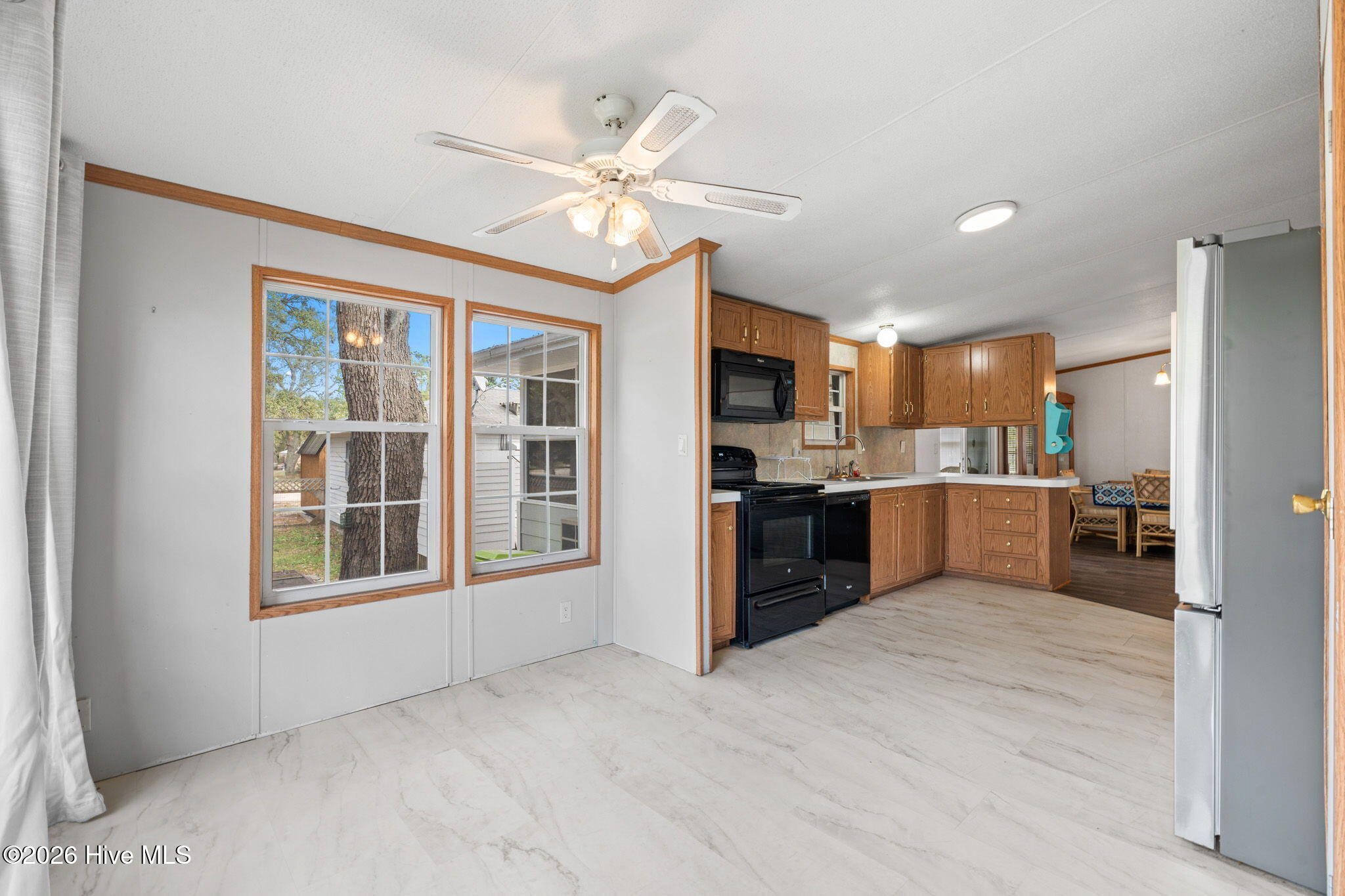 100564701 | Photo 17