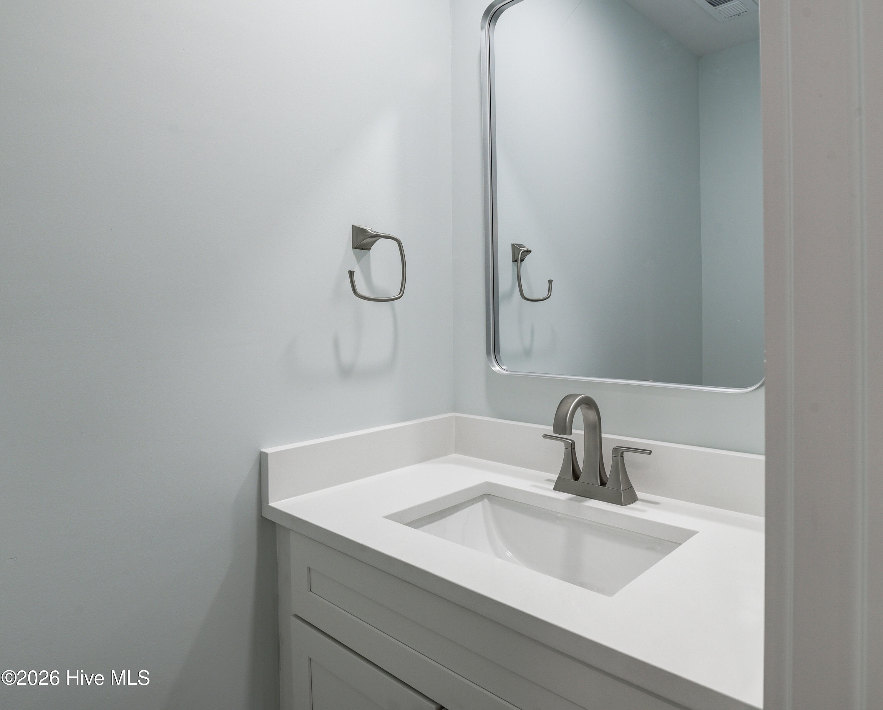 100550917 | Photo 18