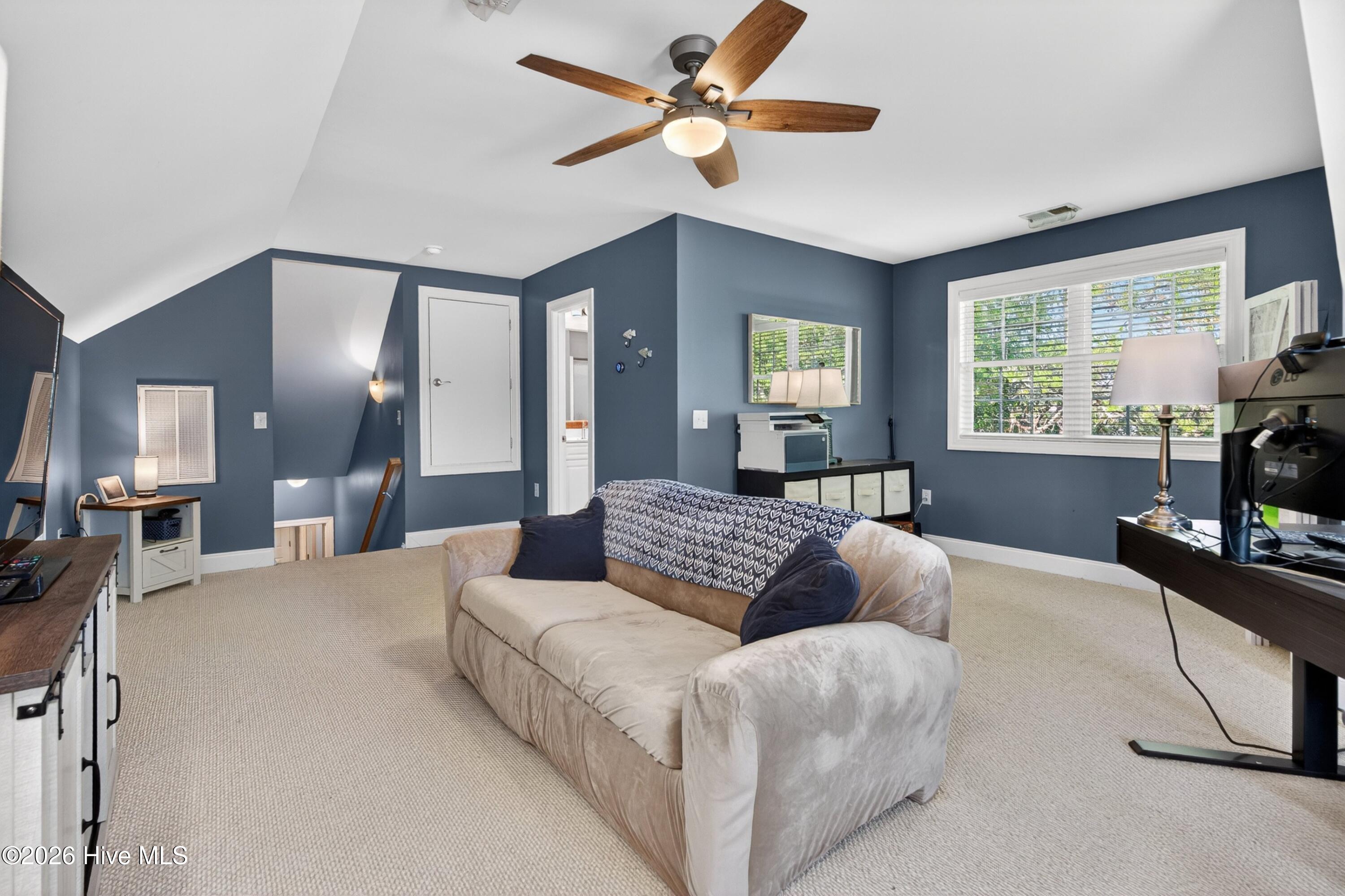 100567726 | Photo 27