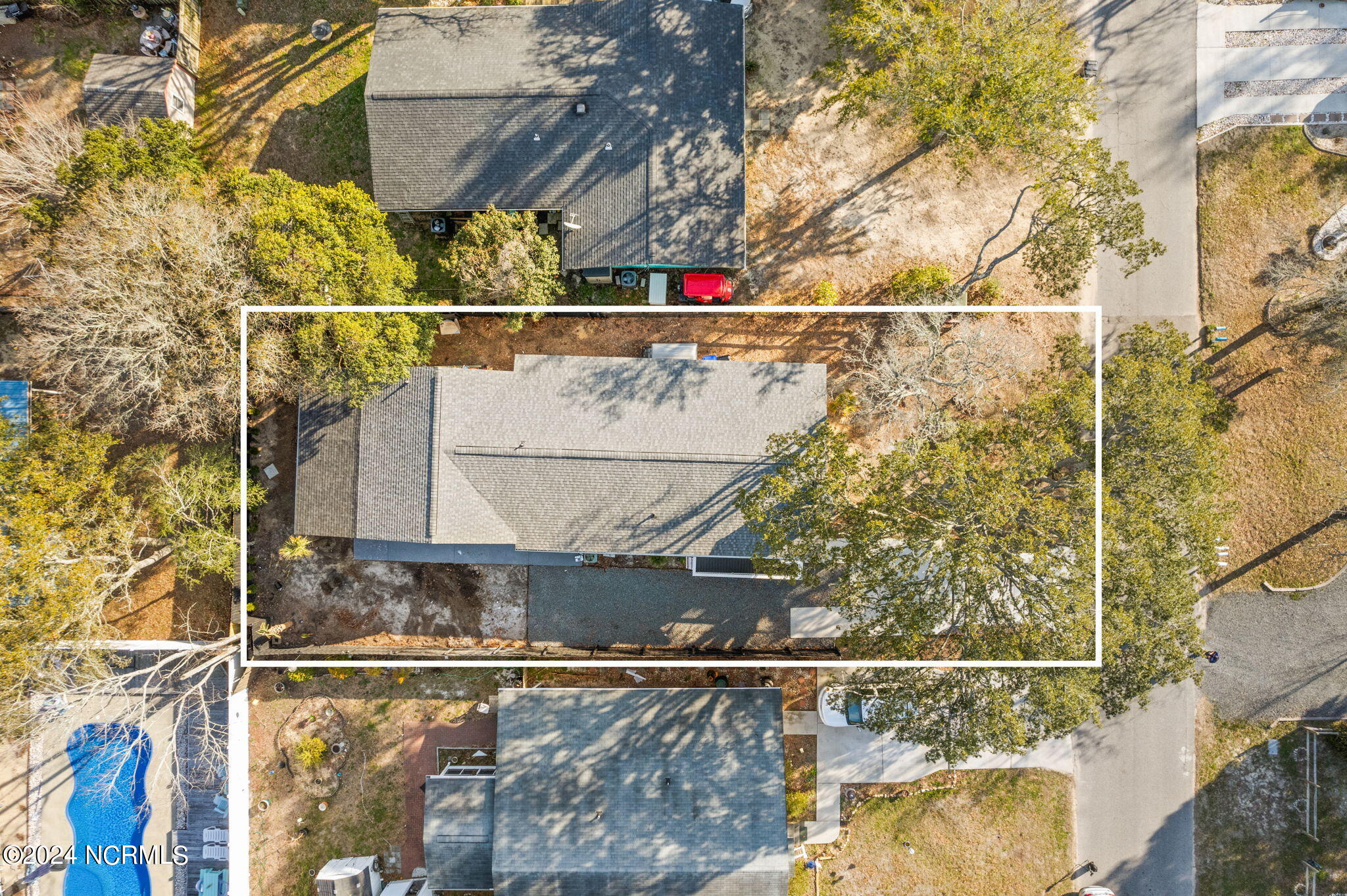 100566764 | Photo 43