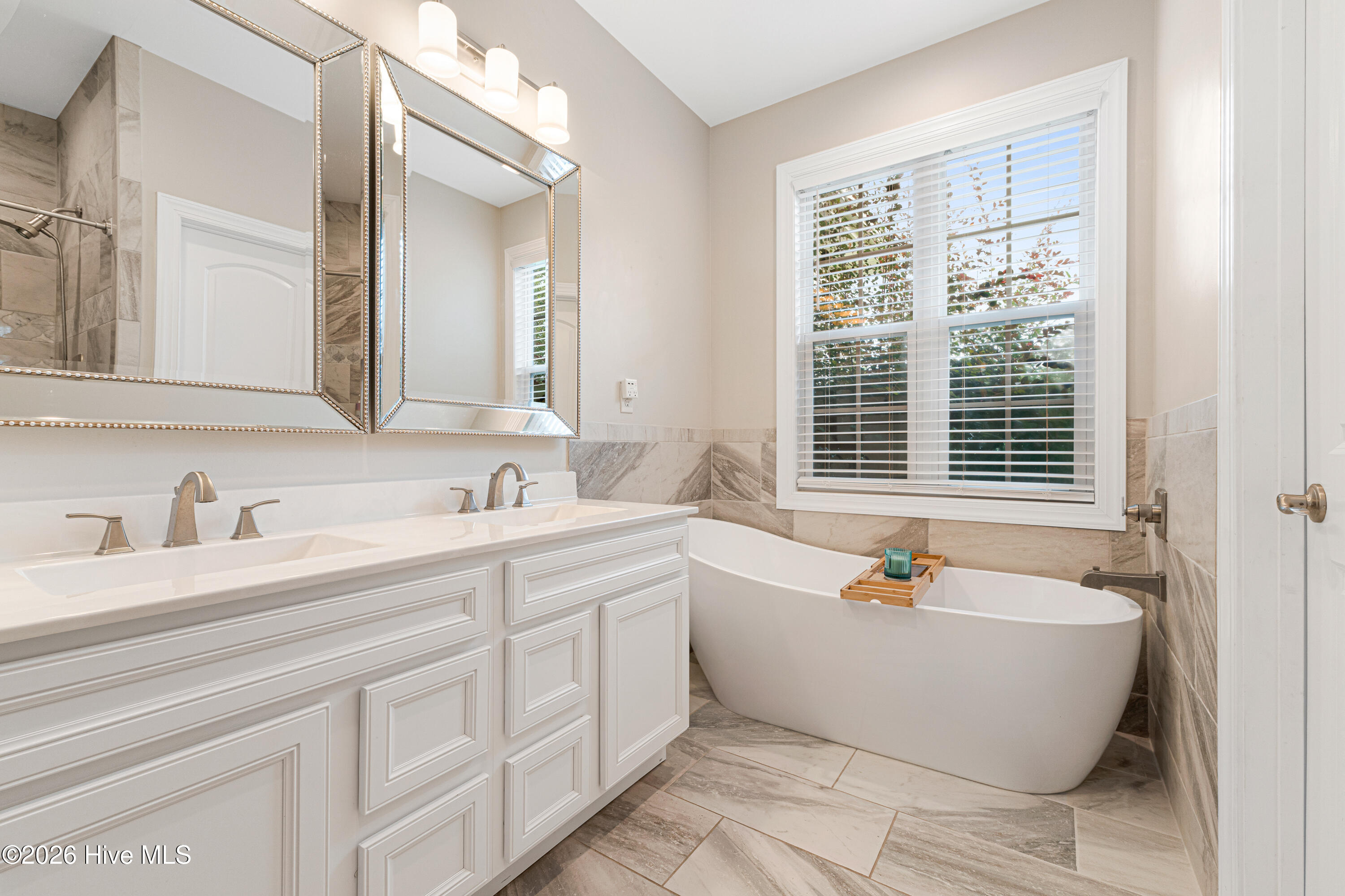 412 Waverly Court,Newport