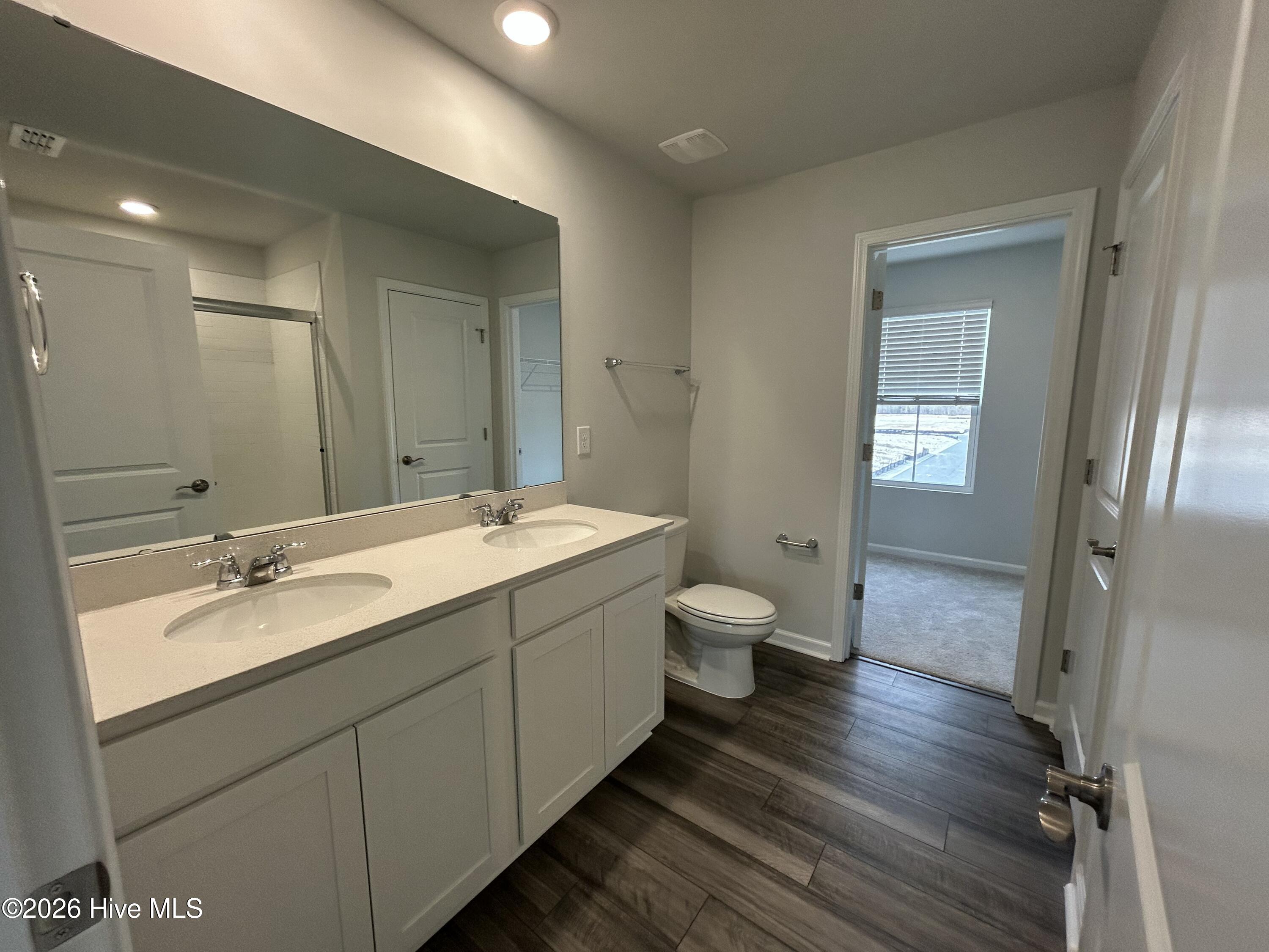 100548102 | Photo 16