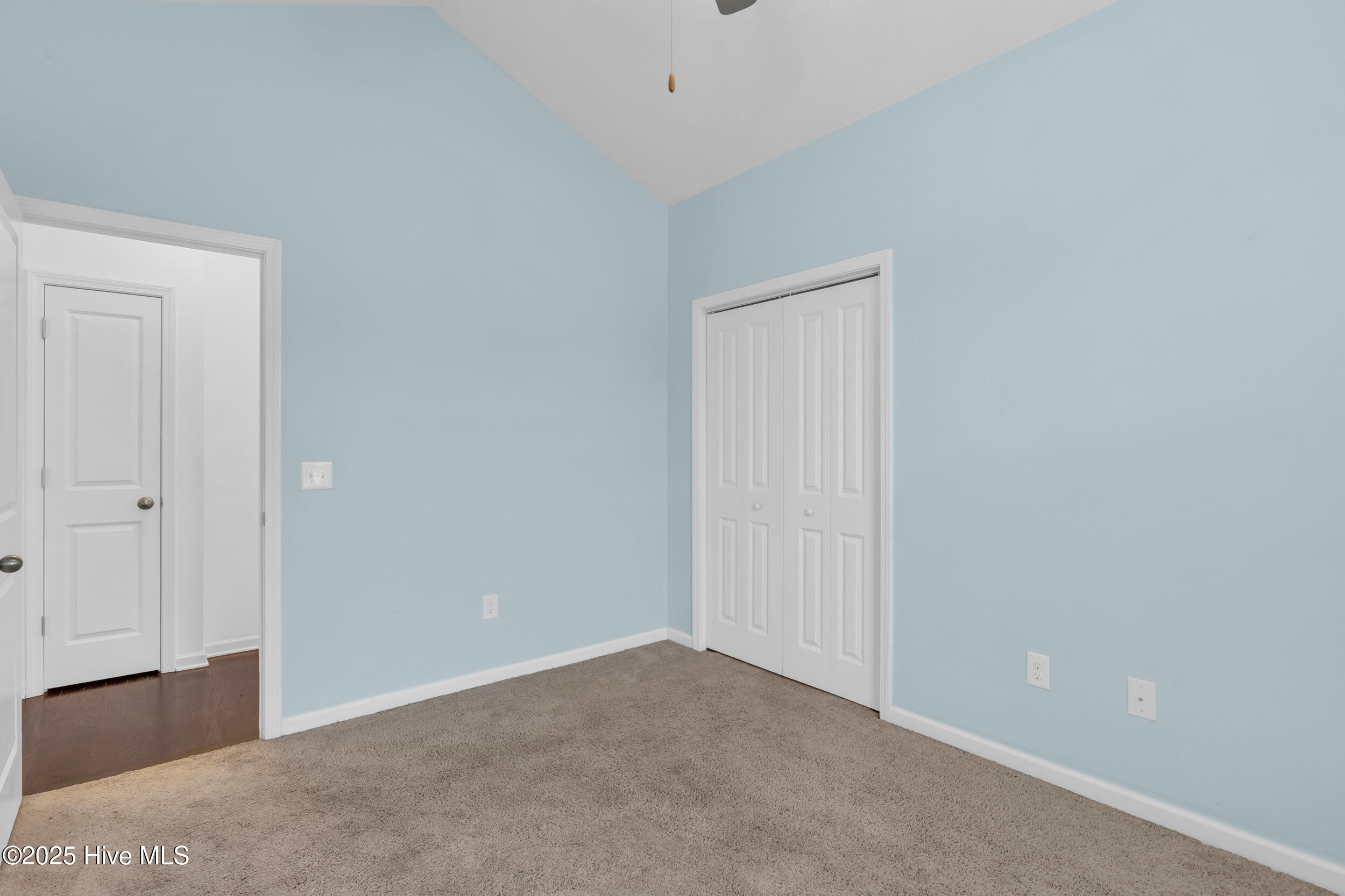 100546180 | Photo 18