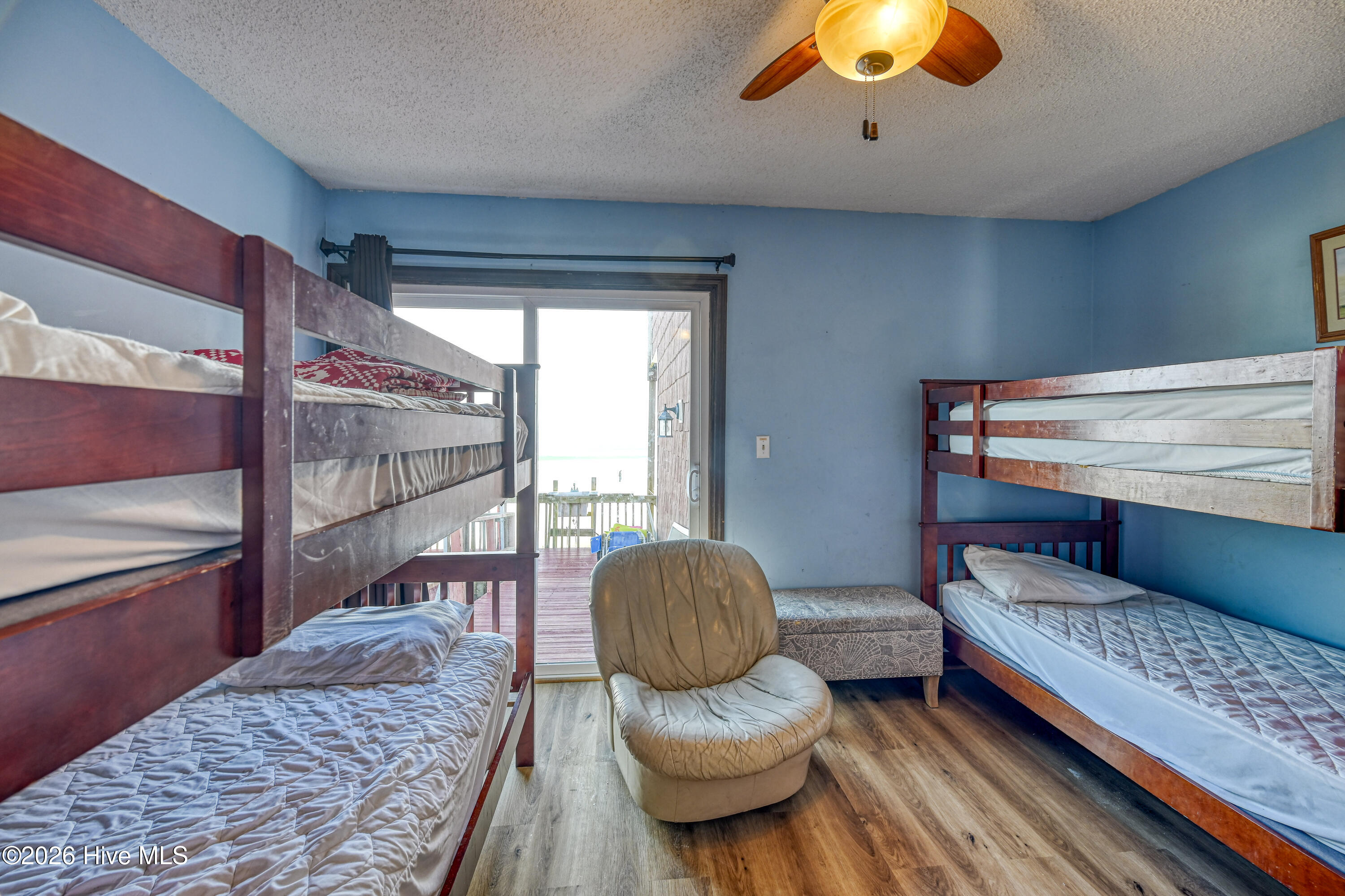 100557799 | Photo 21