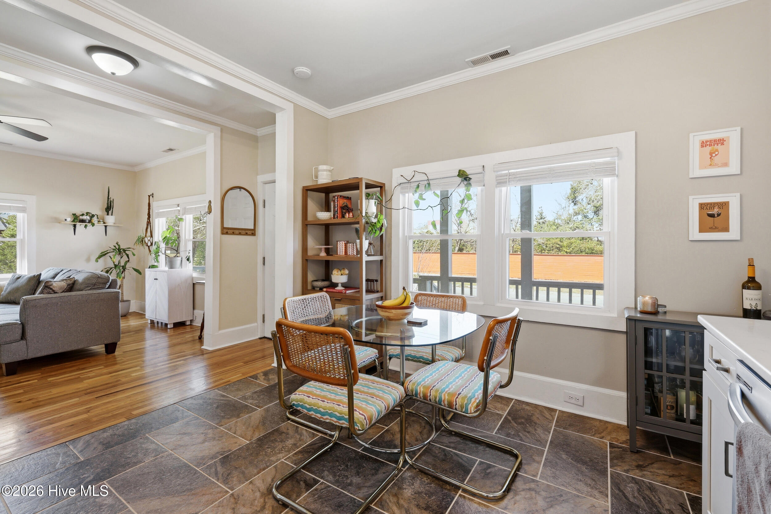 100555490 | Photo 19