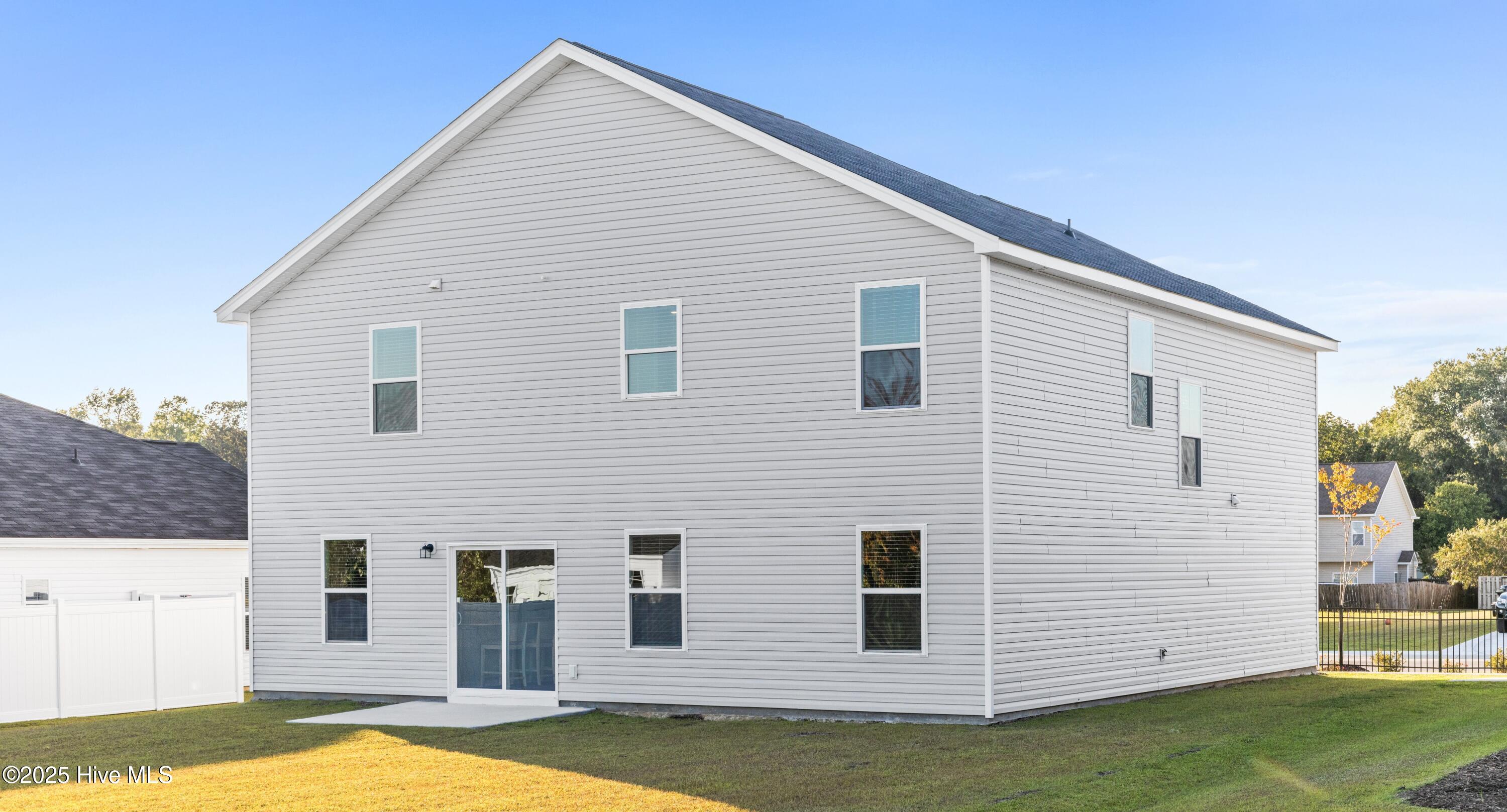 100538178 | Photo 24