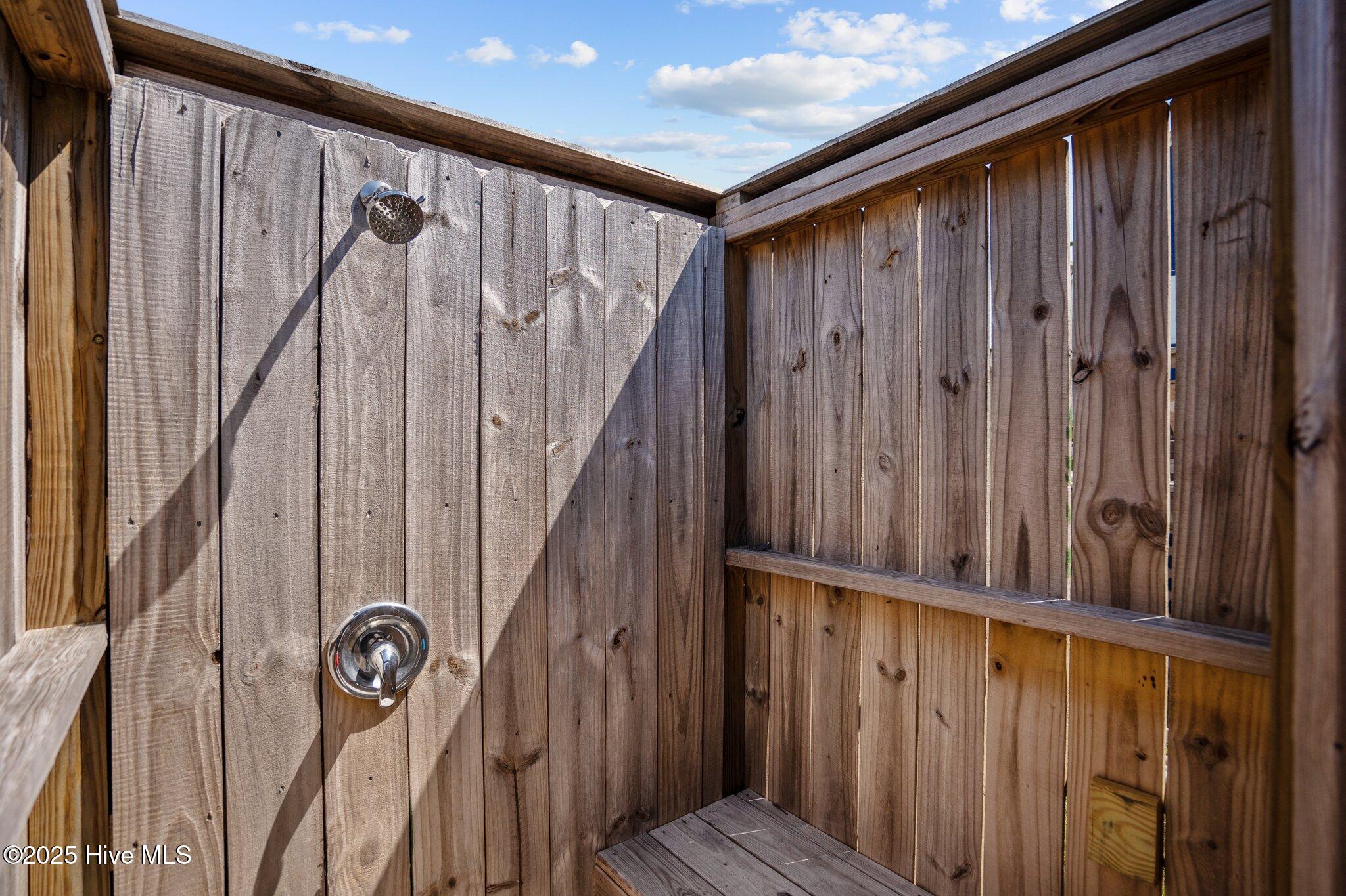 100537194 | Photo 157