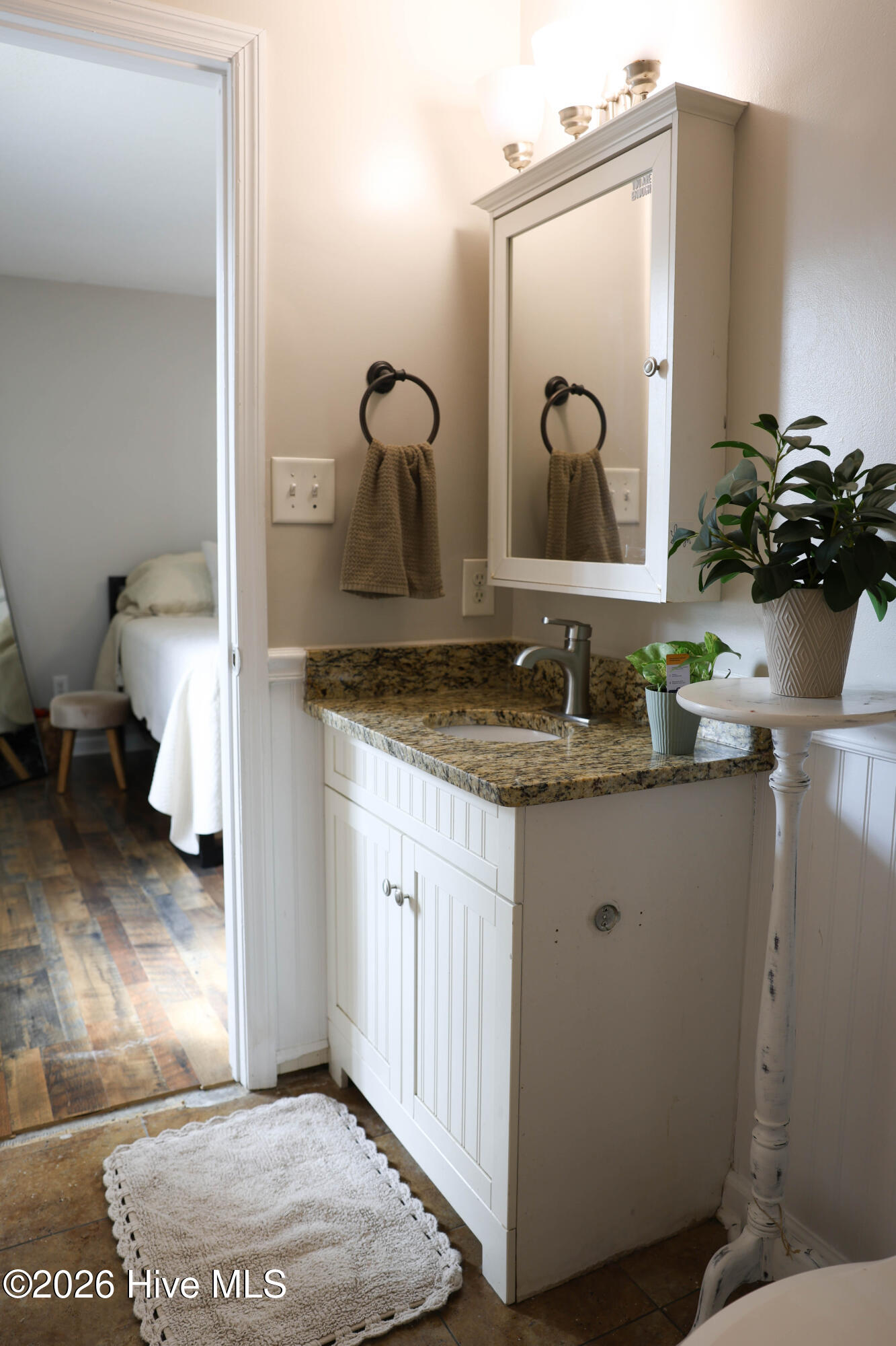 100558829 | Photo 28