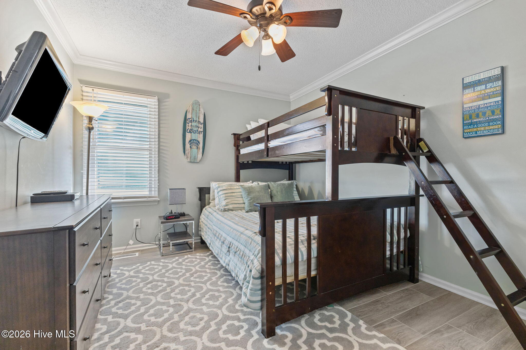 100558728 | Photo 17