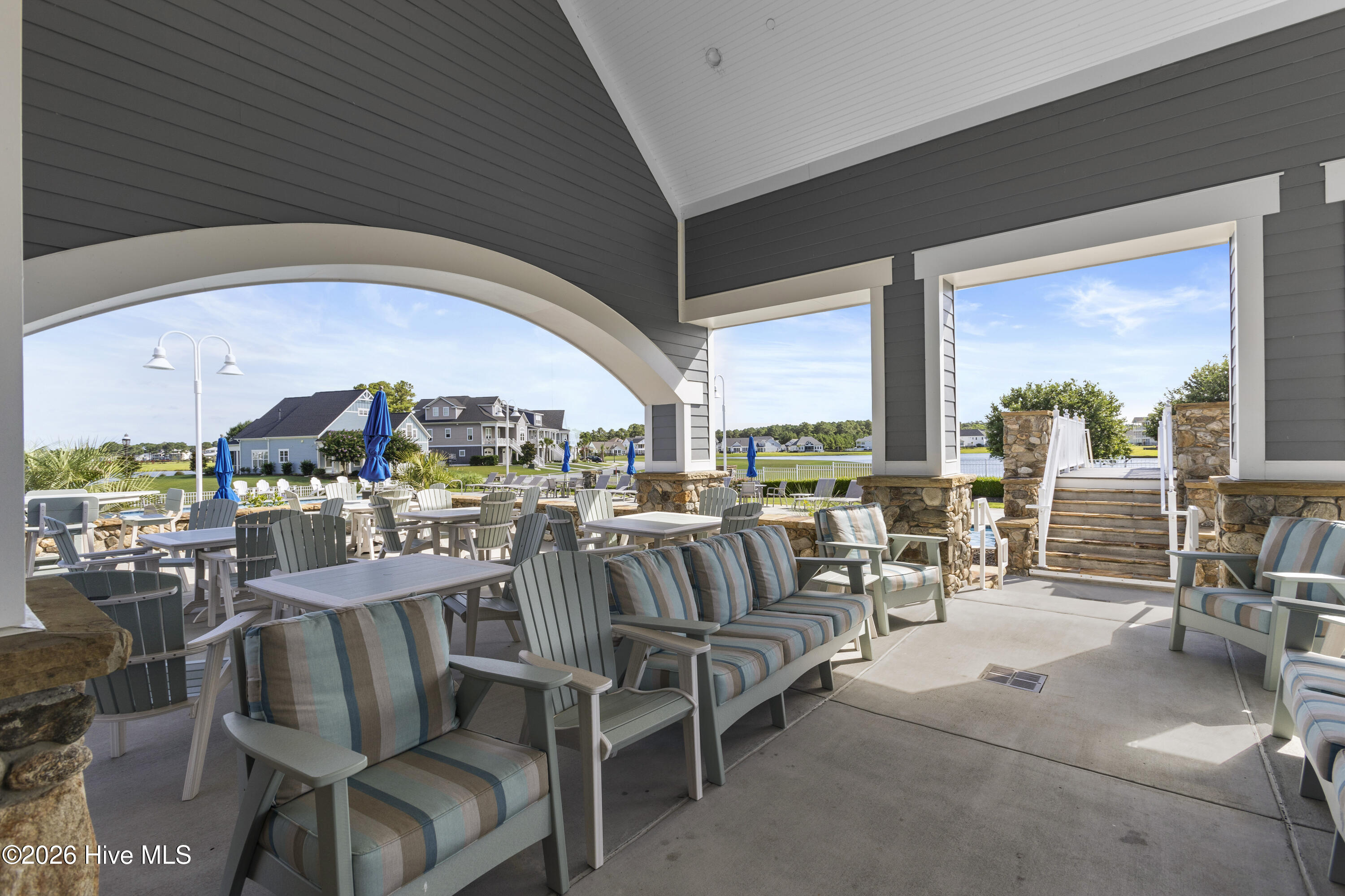 100560315 | Photo 21