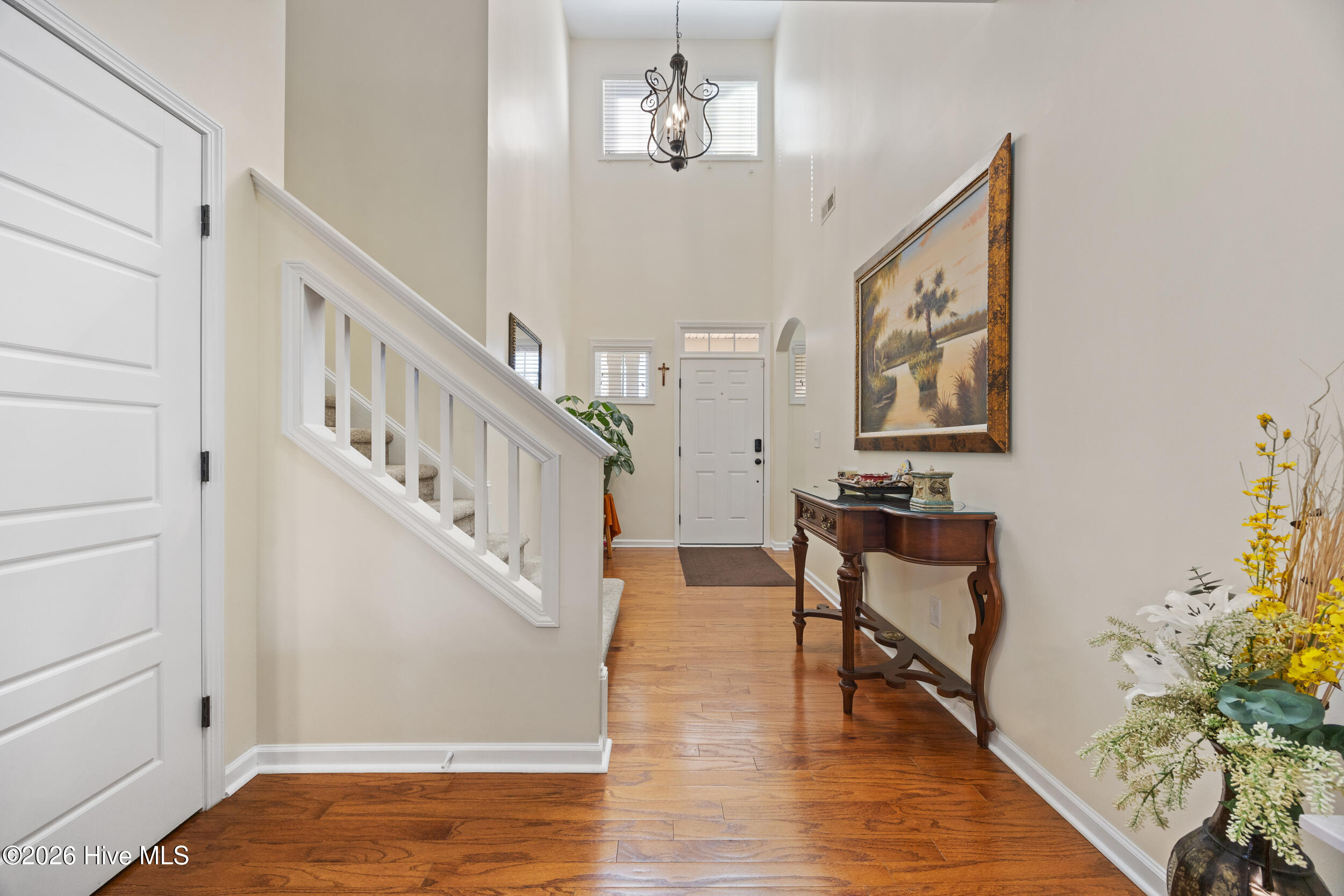 100549248 | Photo 33