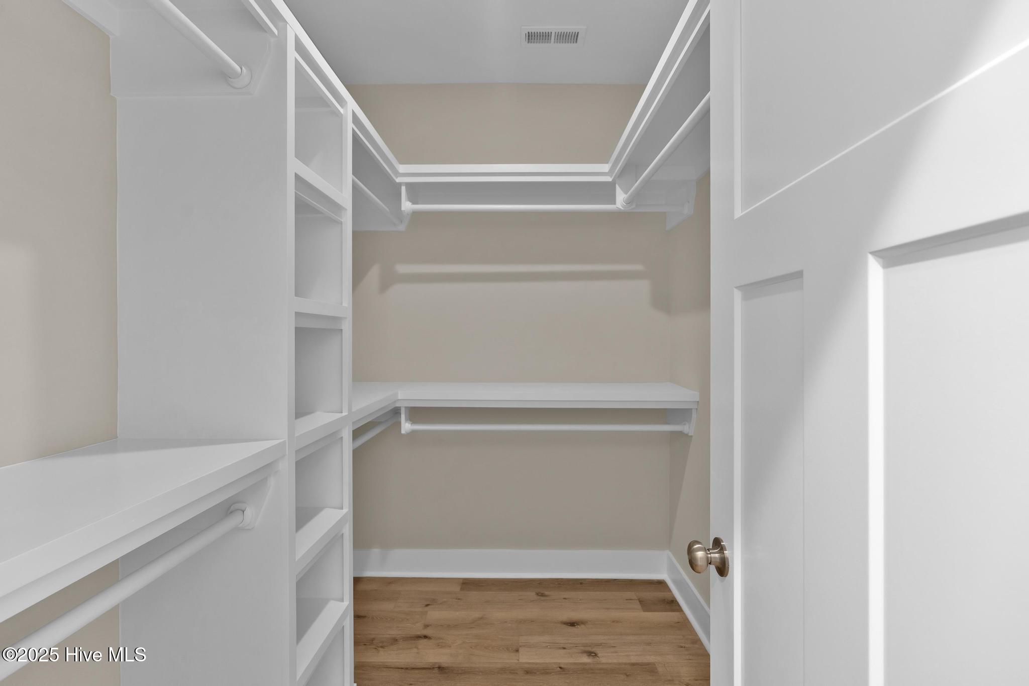 100527494 | Photo 17