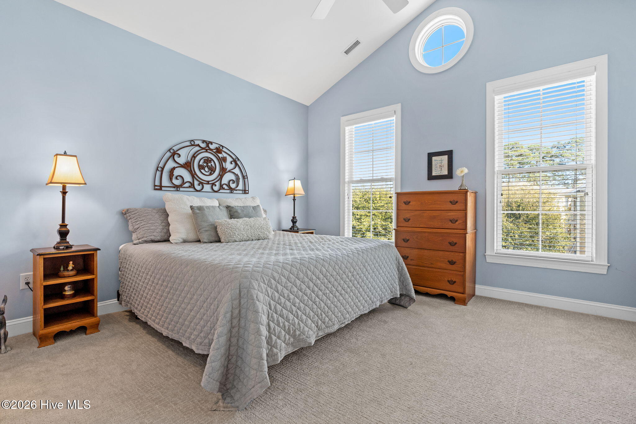 100550804 | Photo 32