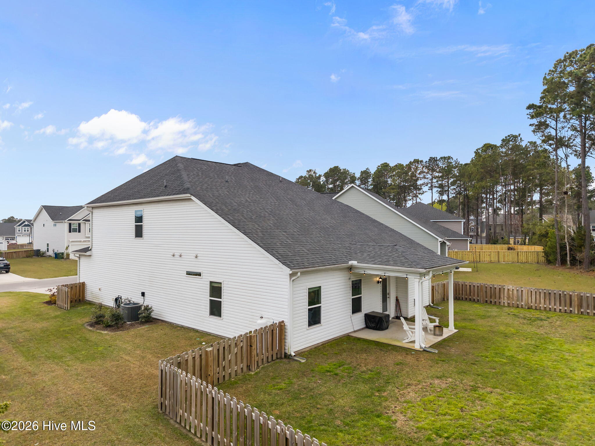 100562979 | Photo 37