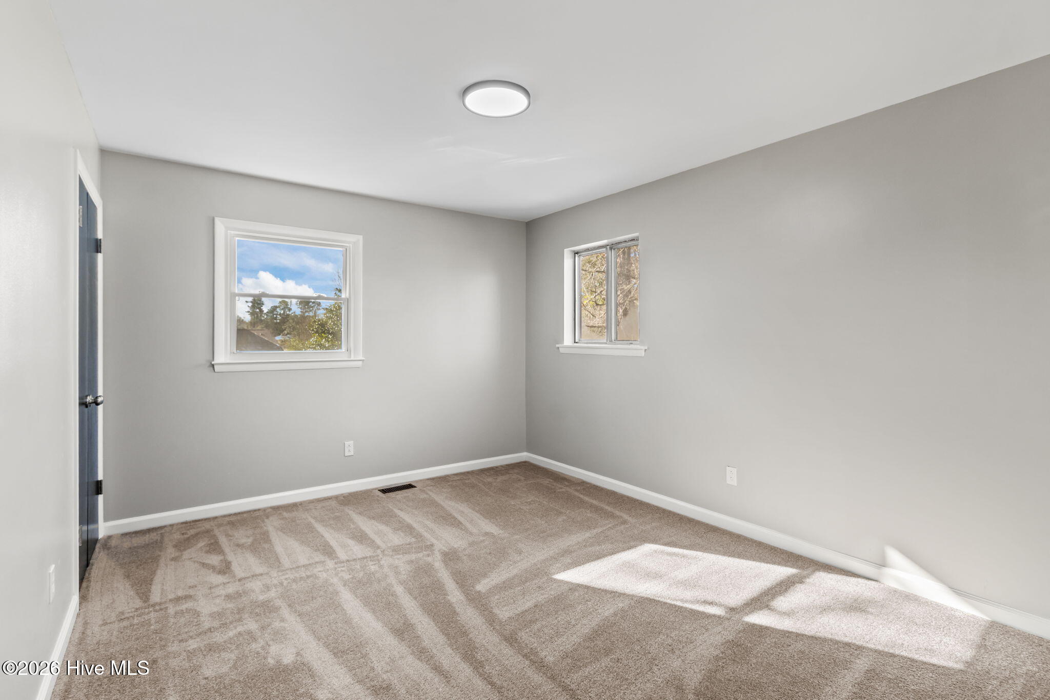 100560712 | Photo 32