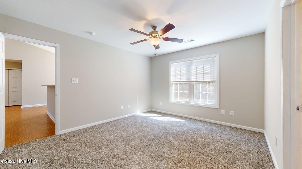 100552831 | Photo 12