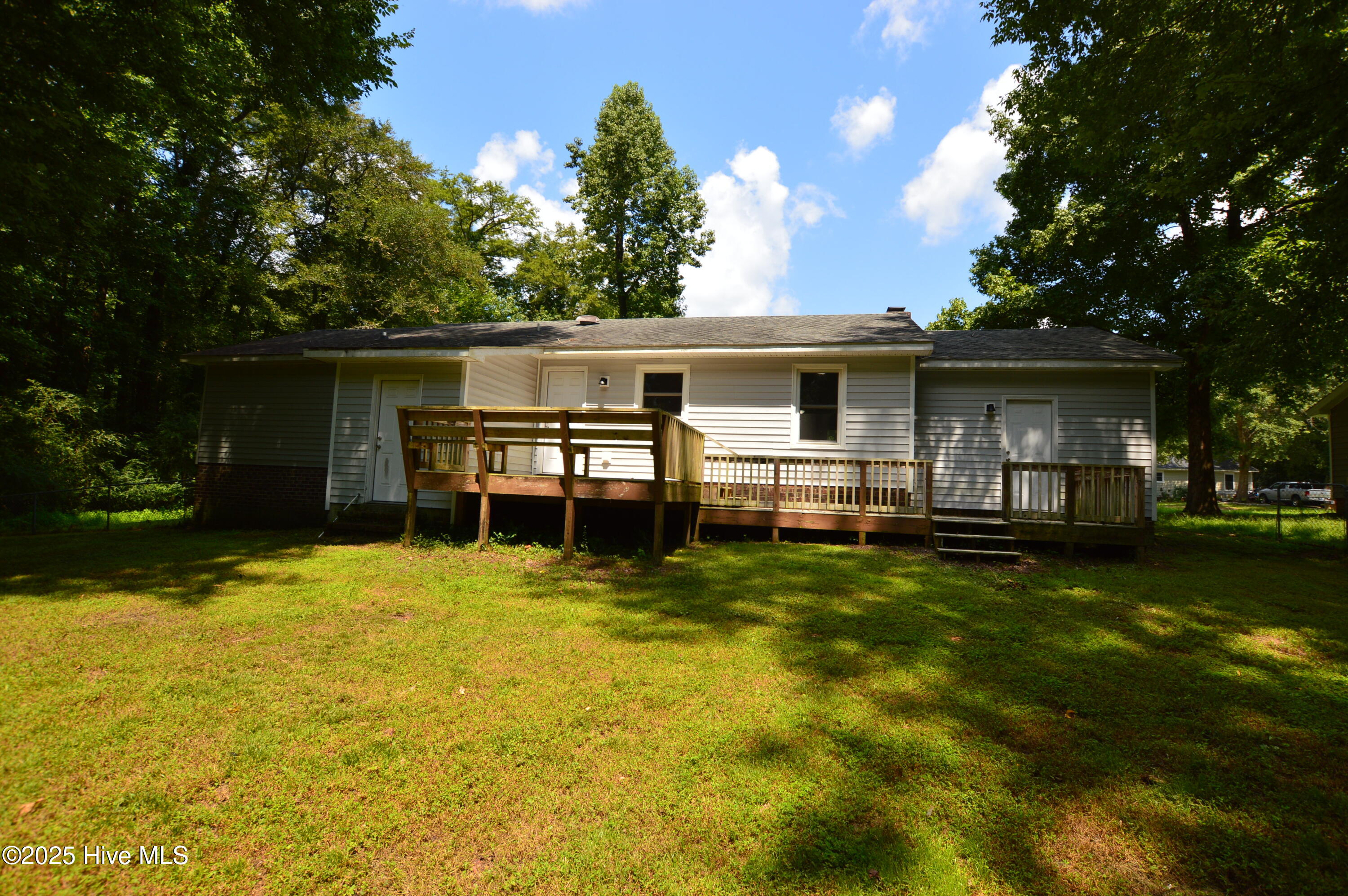 100533770 | Photo 19