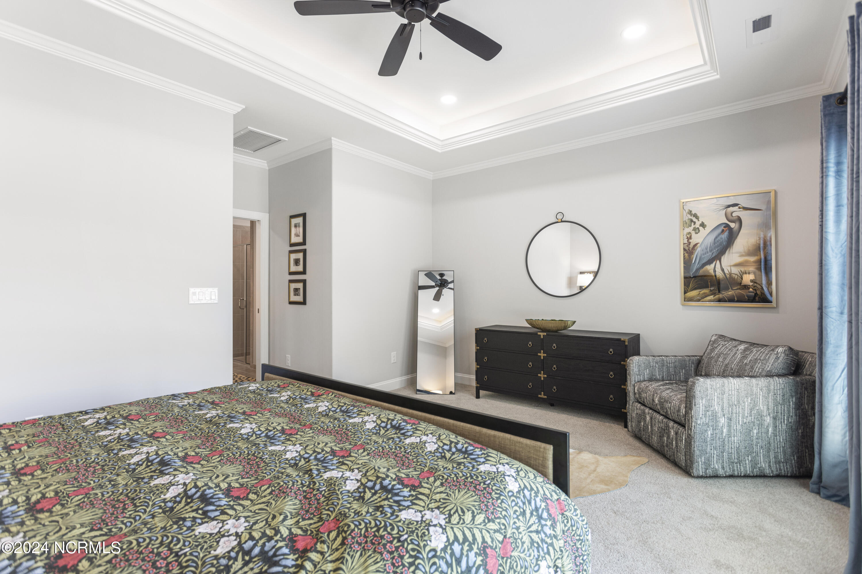 100544983 | Photo 35