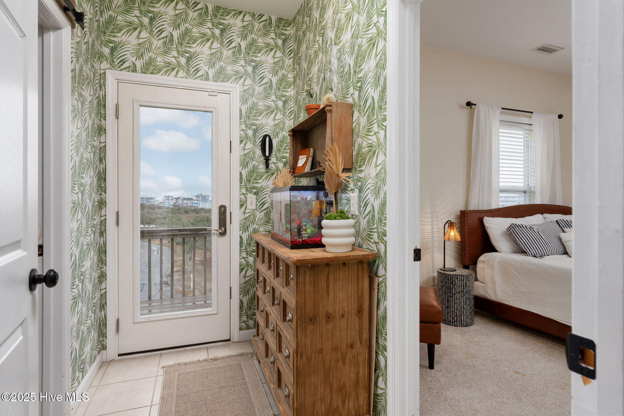 100488869 | Photo 19