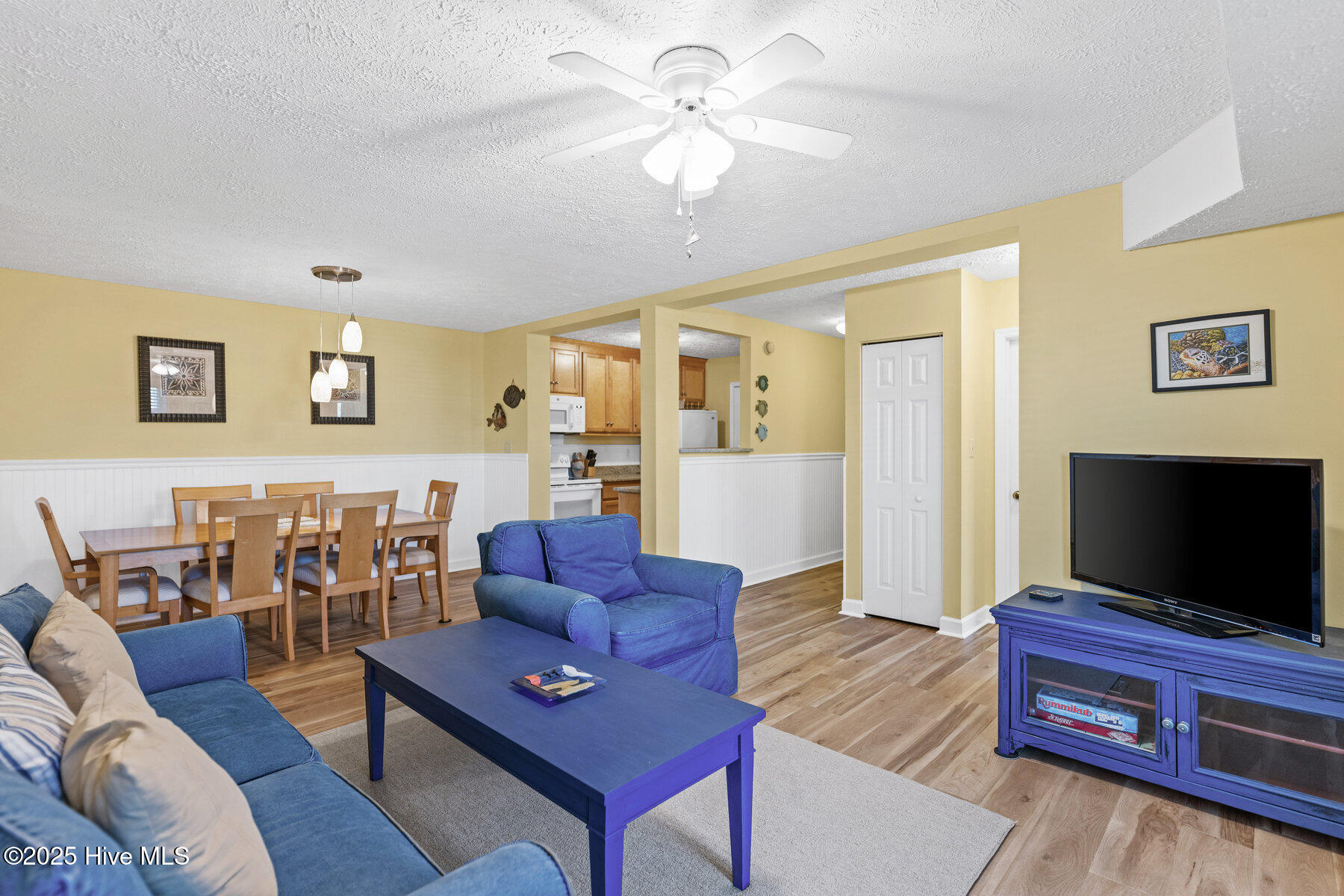 100557763 | Photo 14