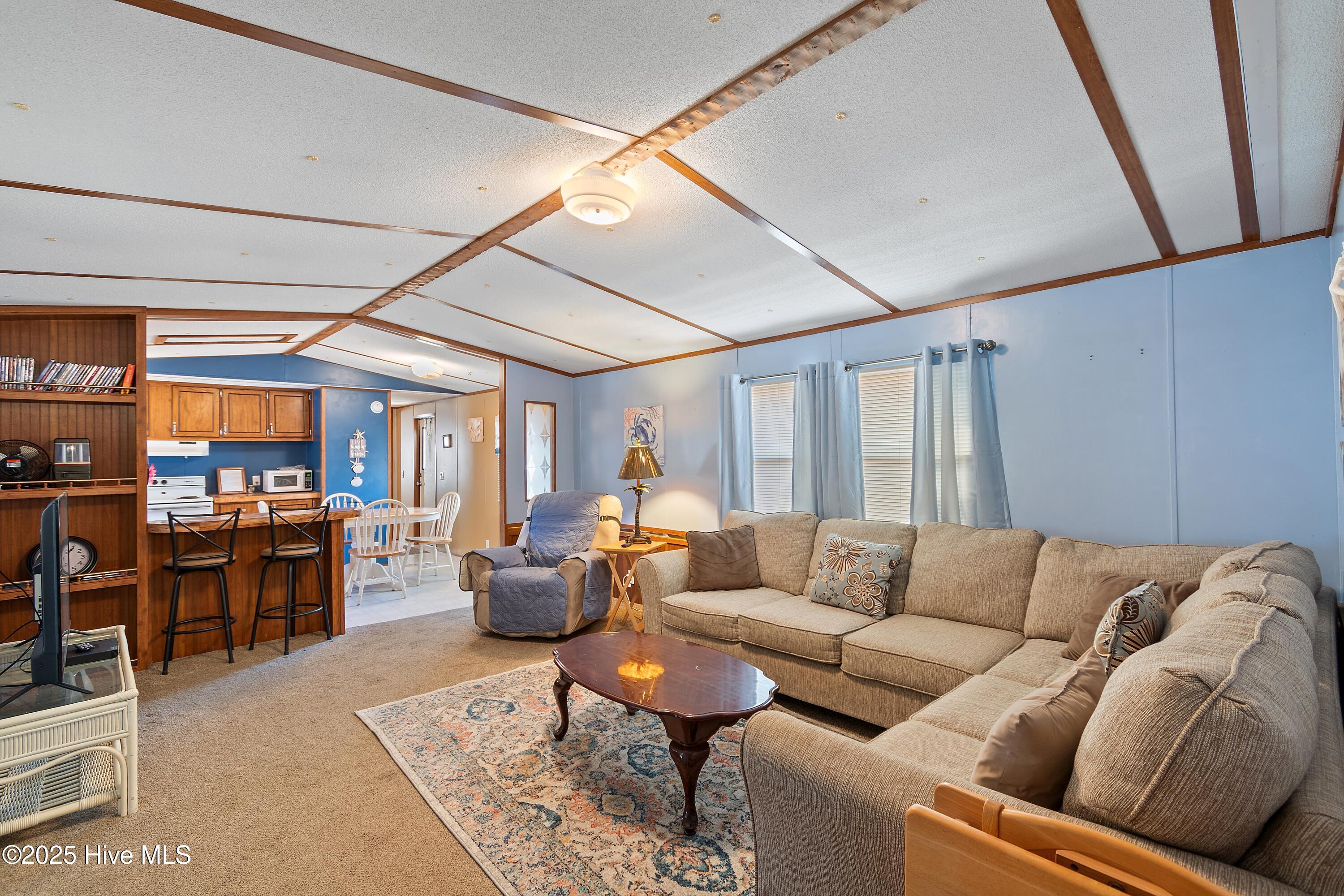 100543212 | Photo 13