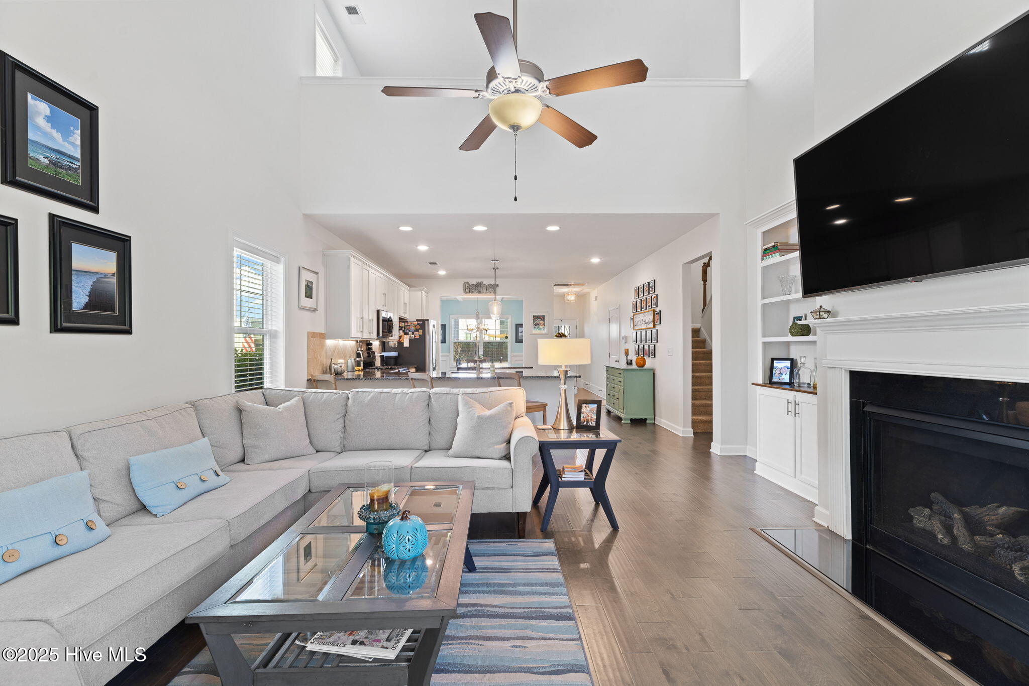 100541637 | Photo 25