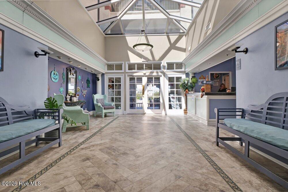 100569395 | Photo 33