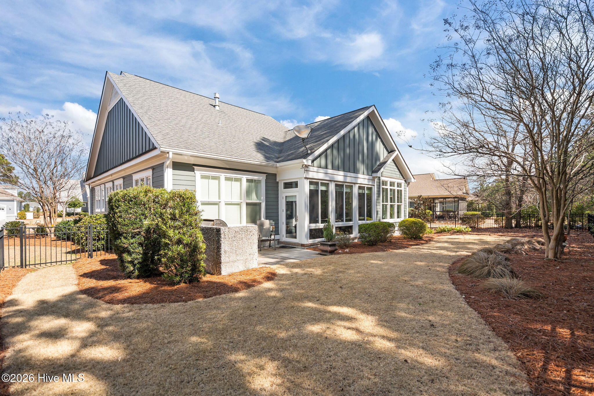 100557705 | Photo 60