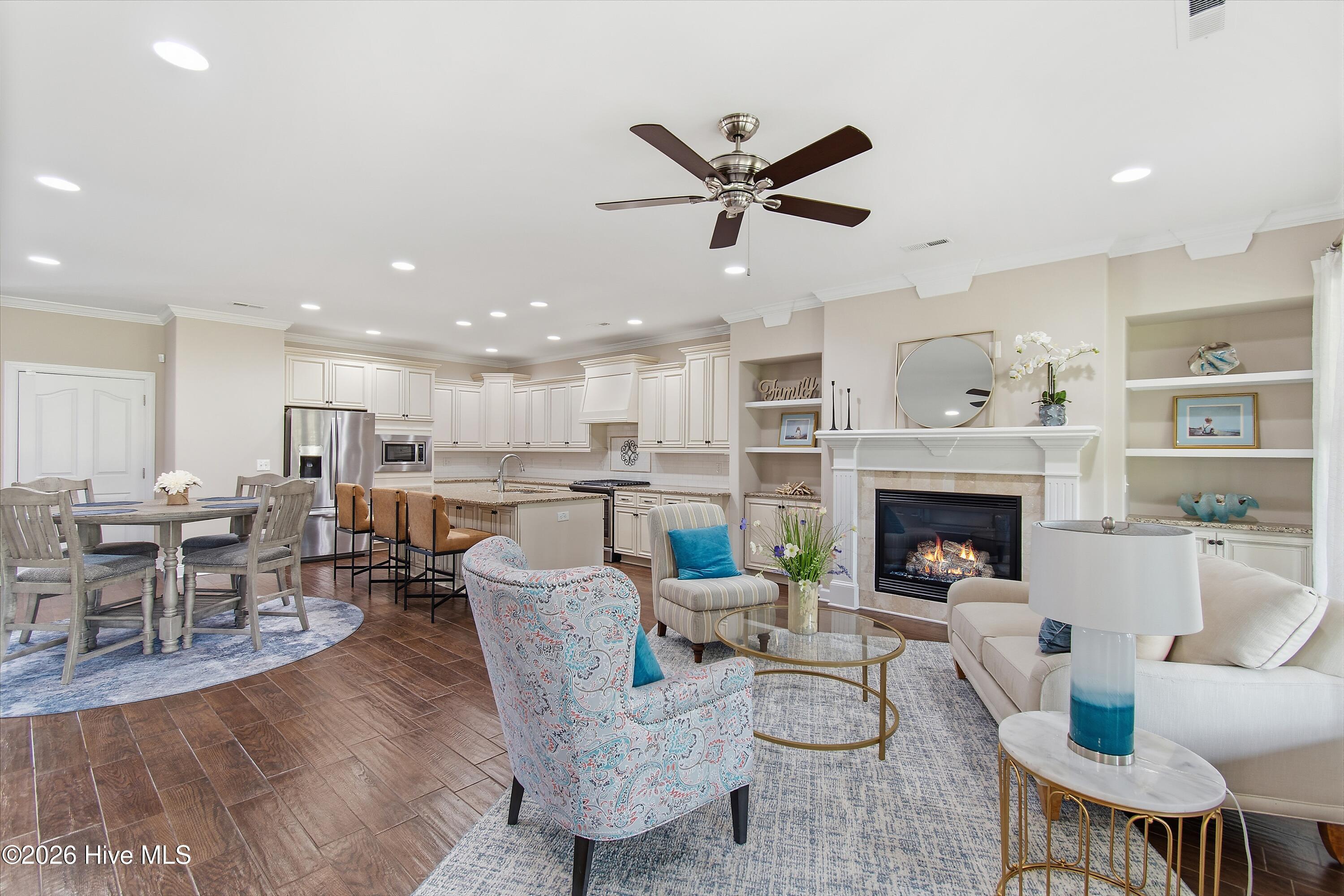 100563777 | Photo 12