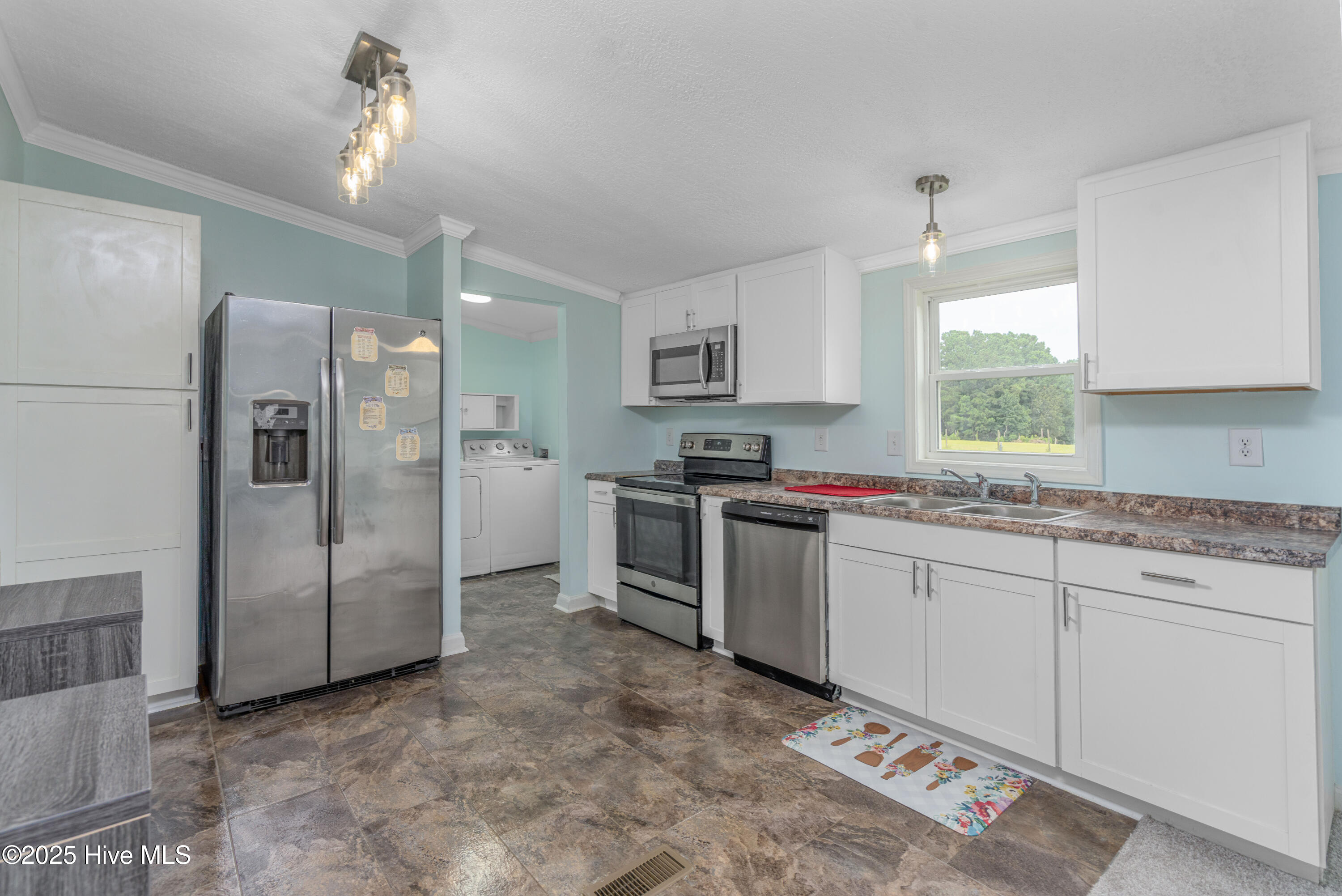 100527540 | Photo 13