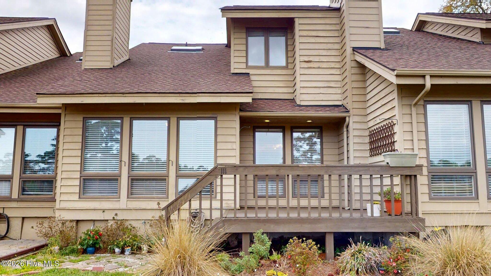 100561610 | Photo 34