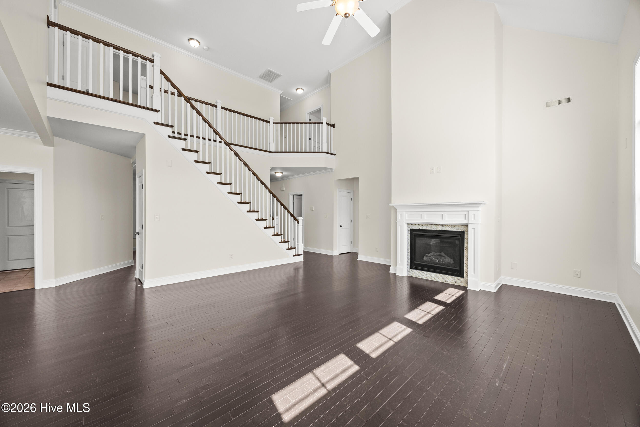 100568241 | Photo 18