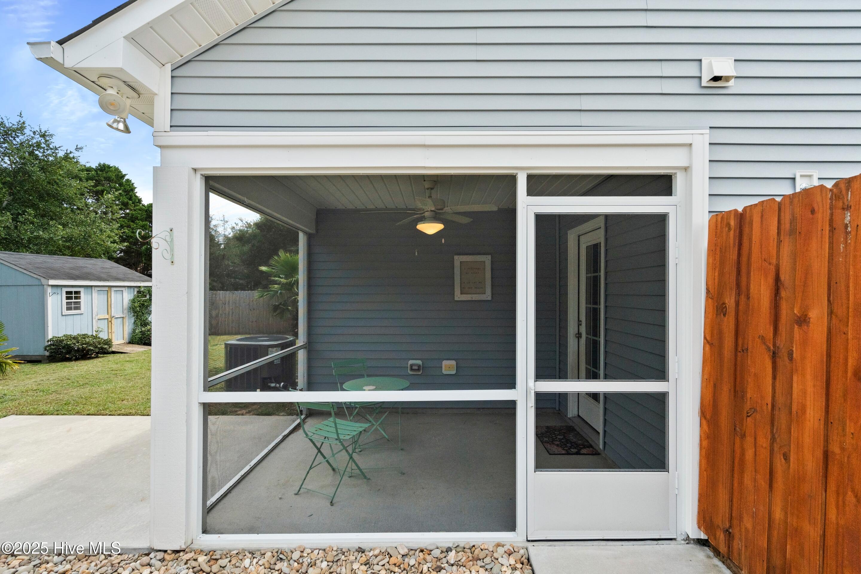 100523532 | Photo 11