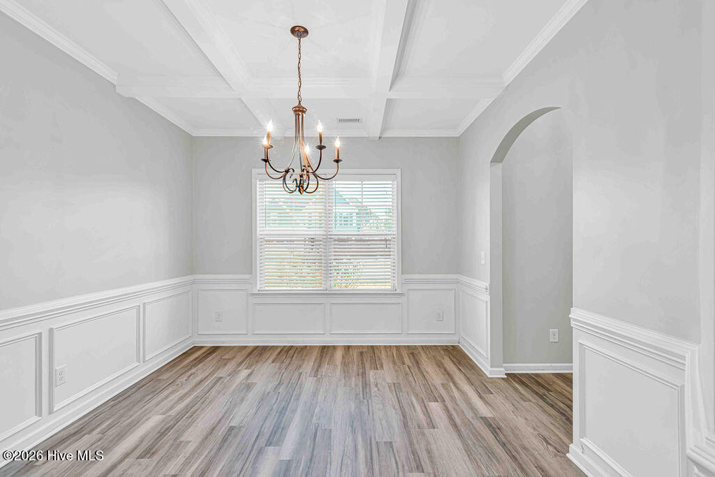 100548964 | Photo 23