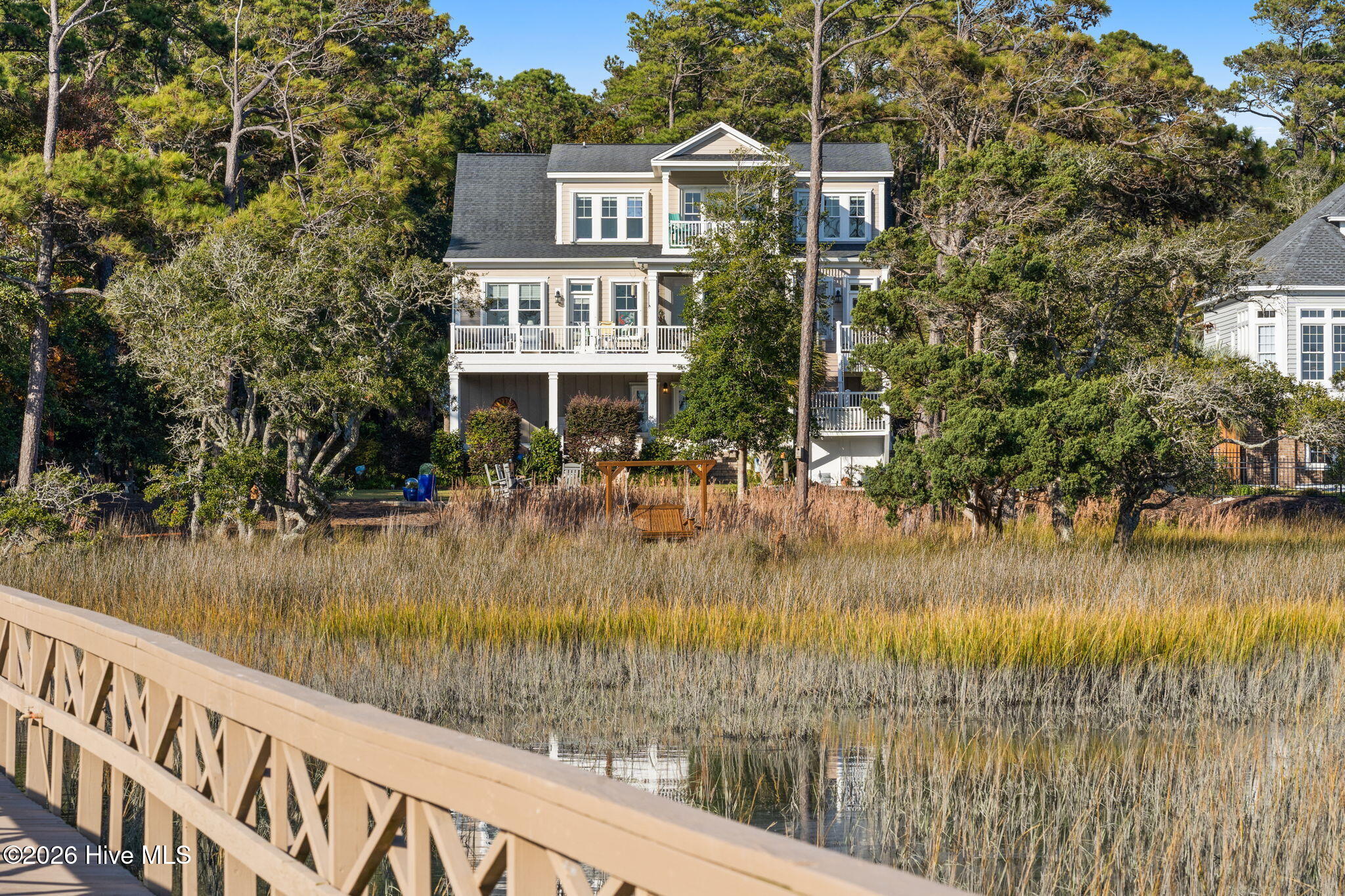 100549947 | Photo 72