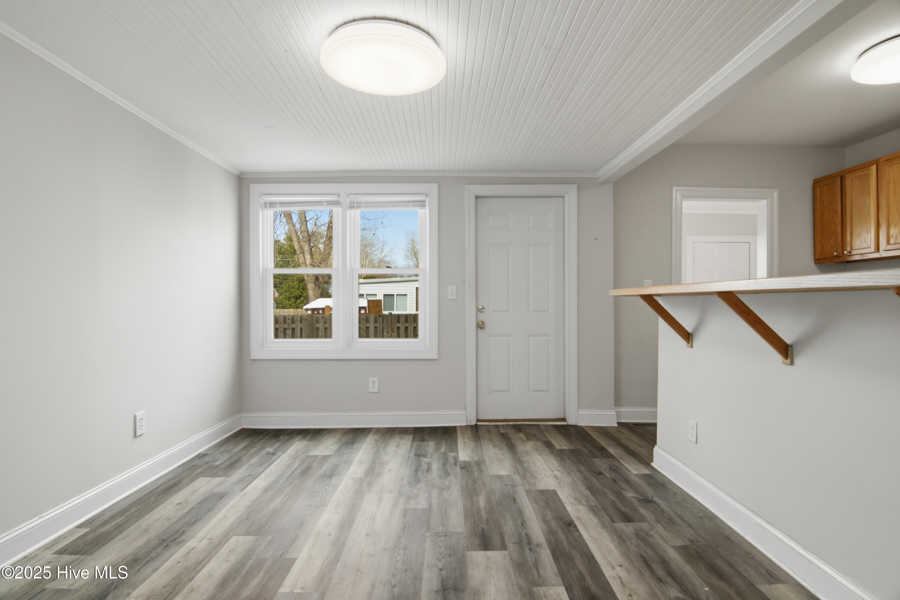 100544721 | Photo 15