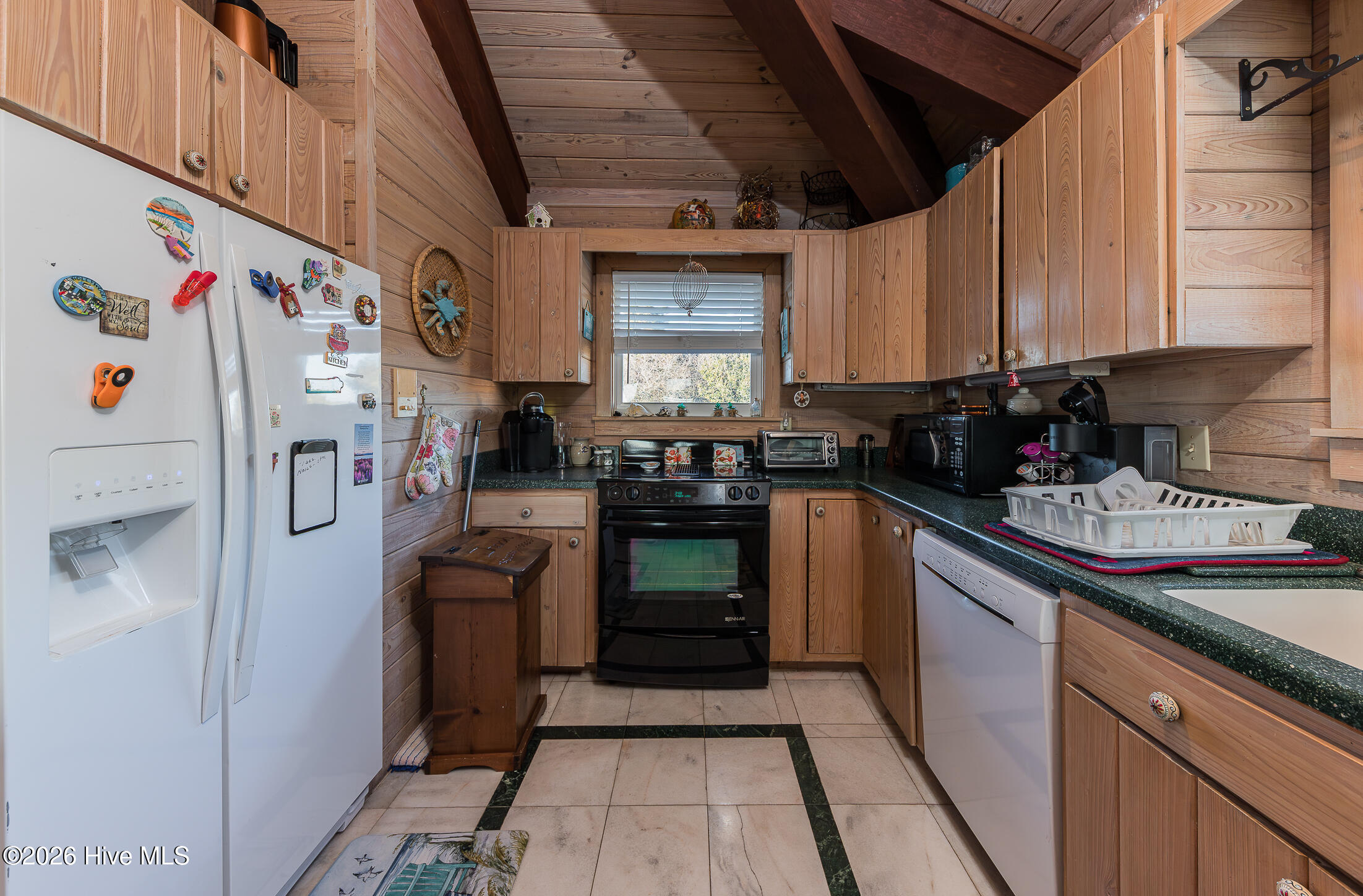 100560422 | Photo 42