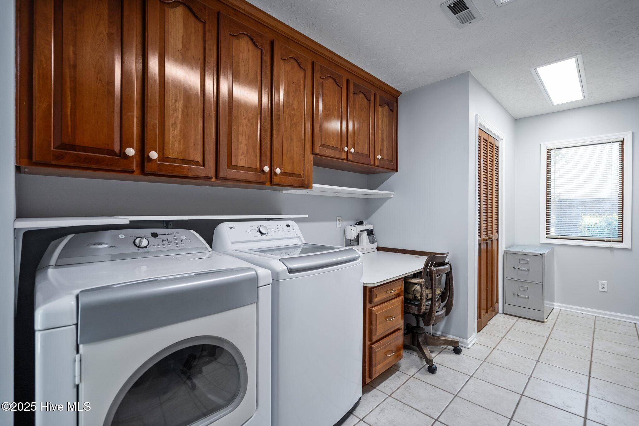 100524429 | Photo 61