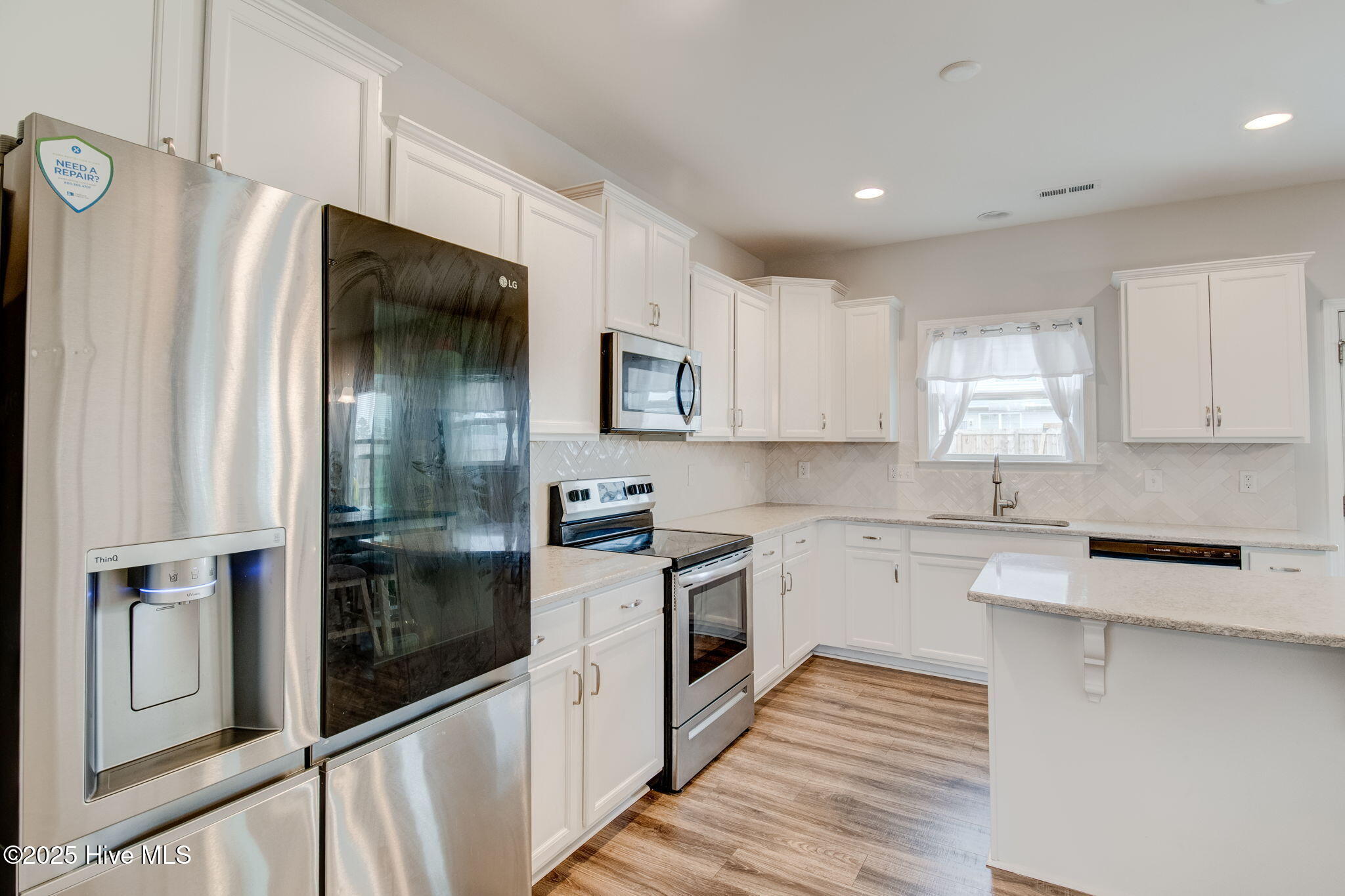 100535220 | Photo 16