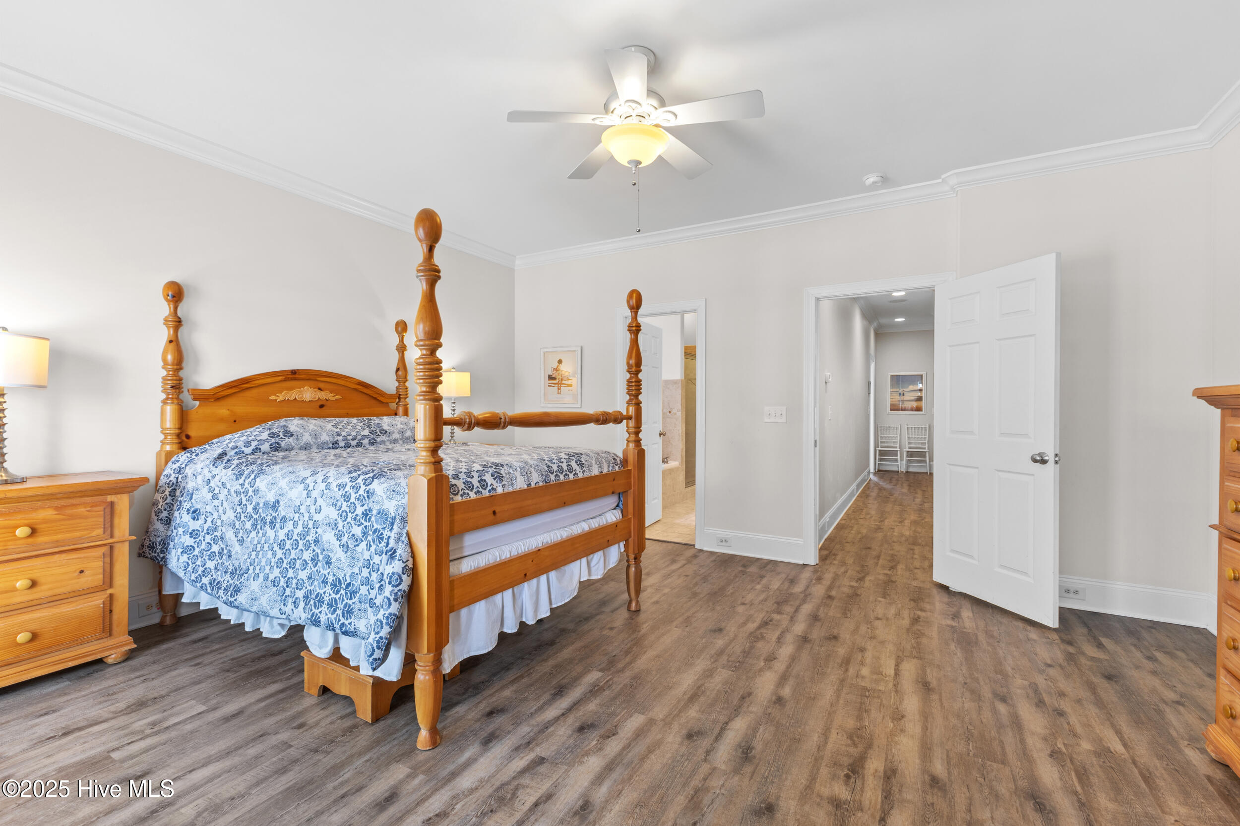 100506404 | Photo 23