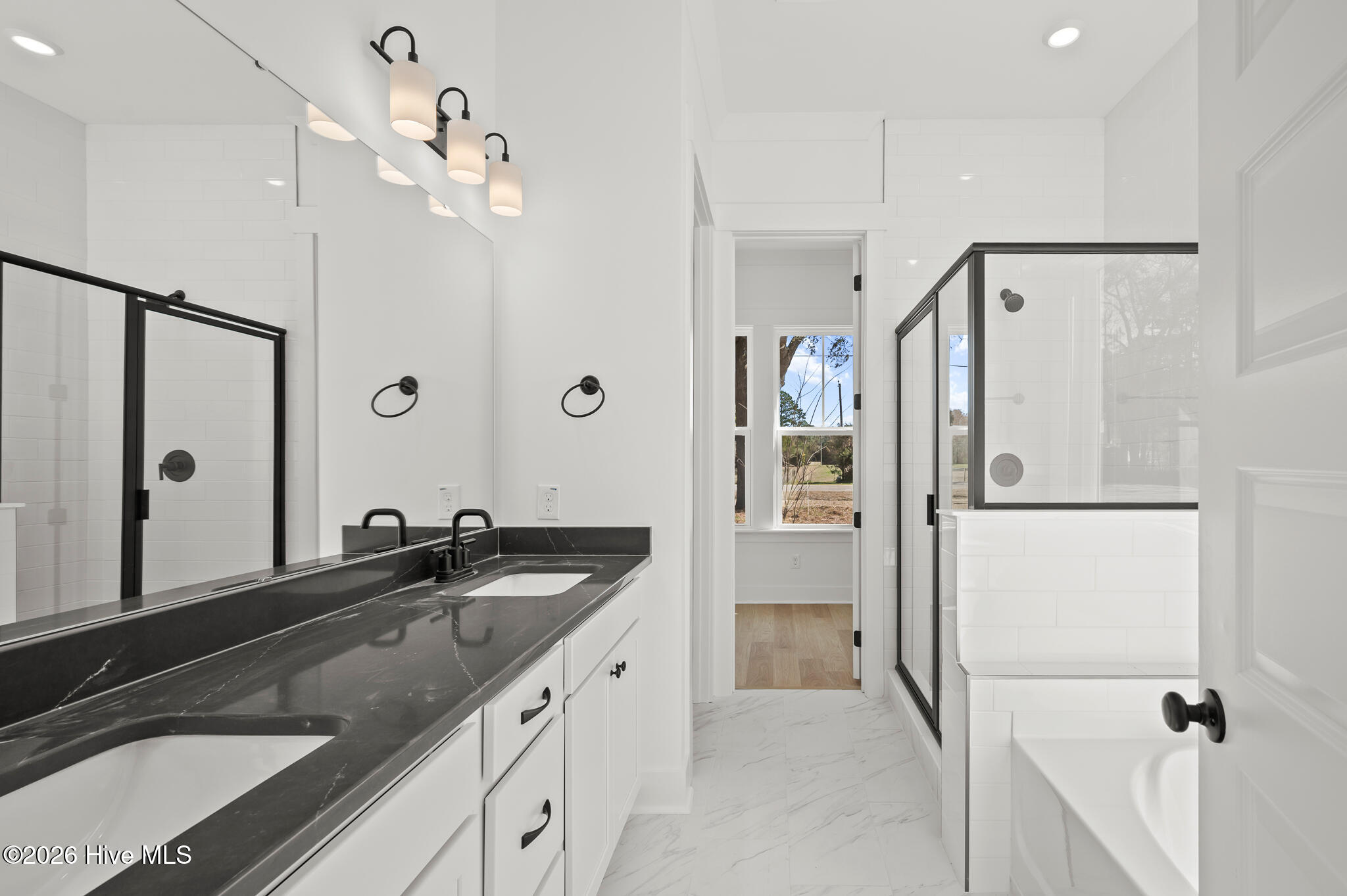 100552796 | Photo 23