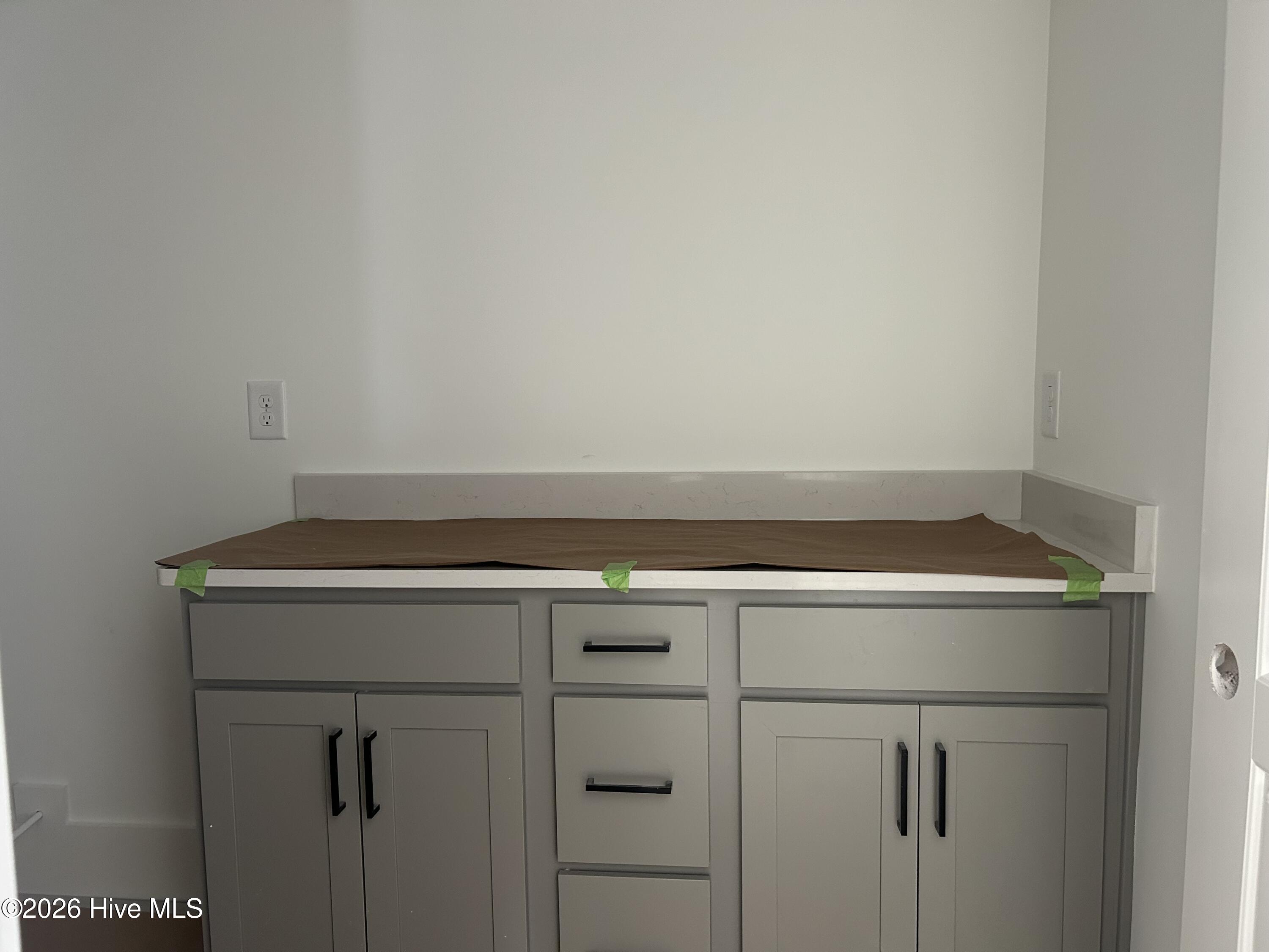 100558374 | Photo 13