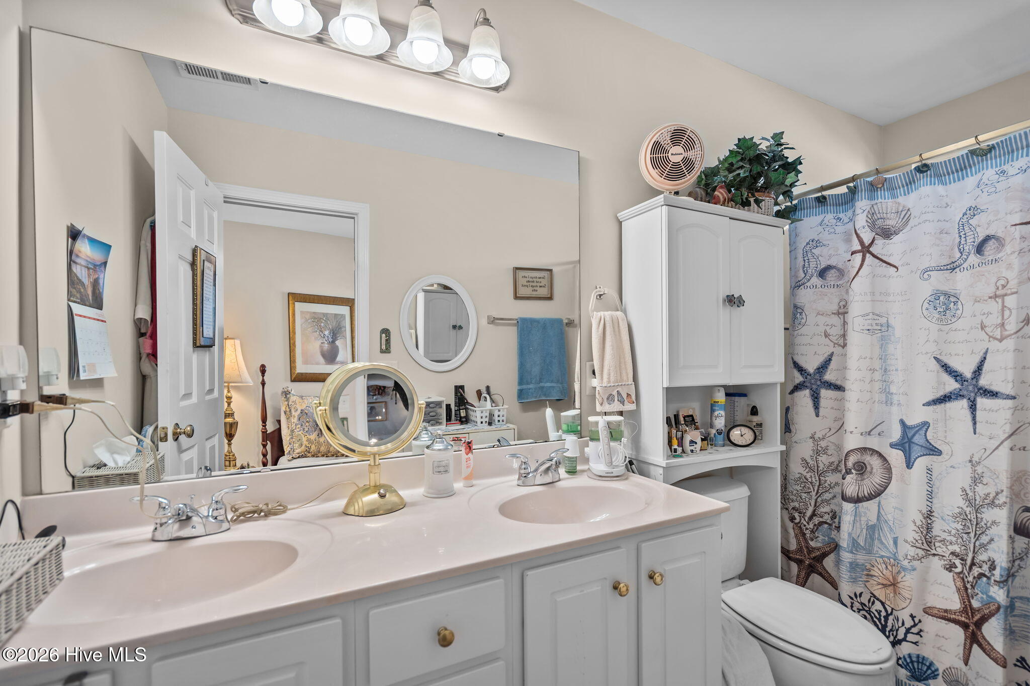 100556282 | Photo 33