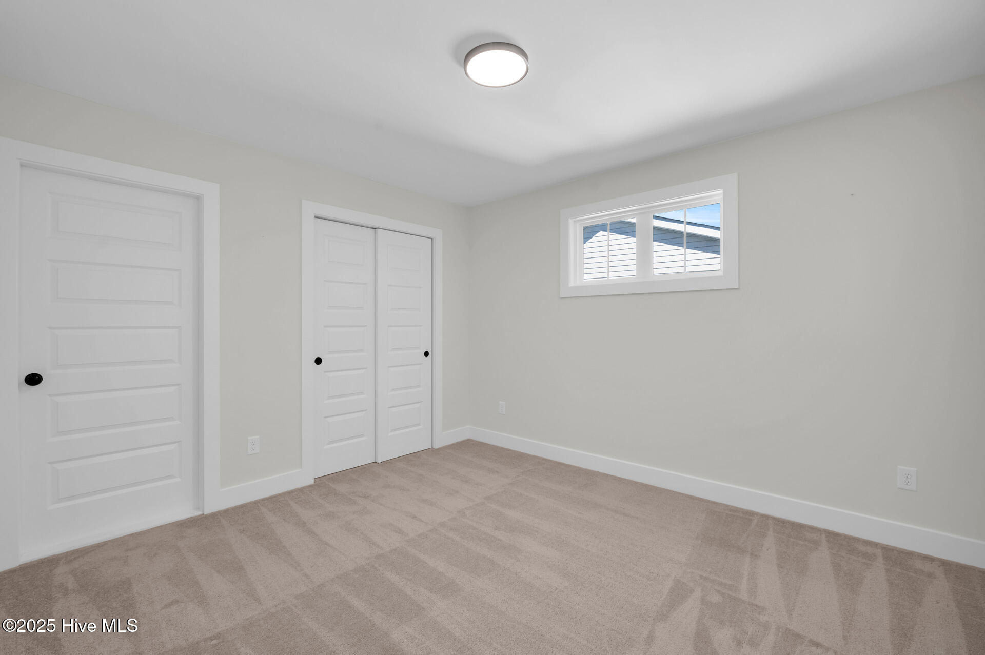 100537443 | Photo 24