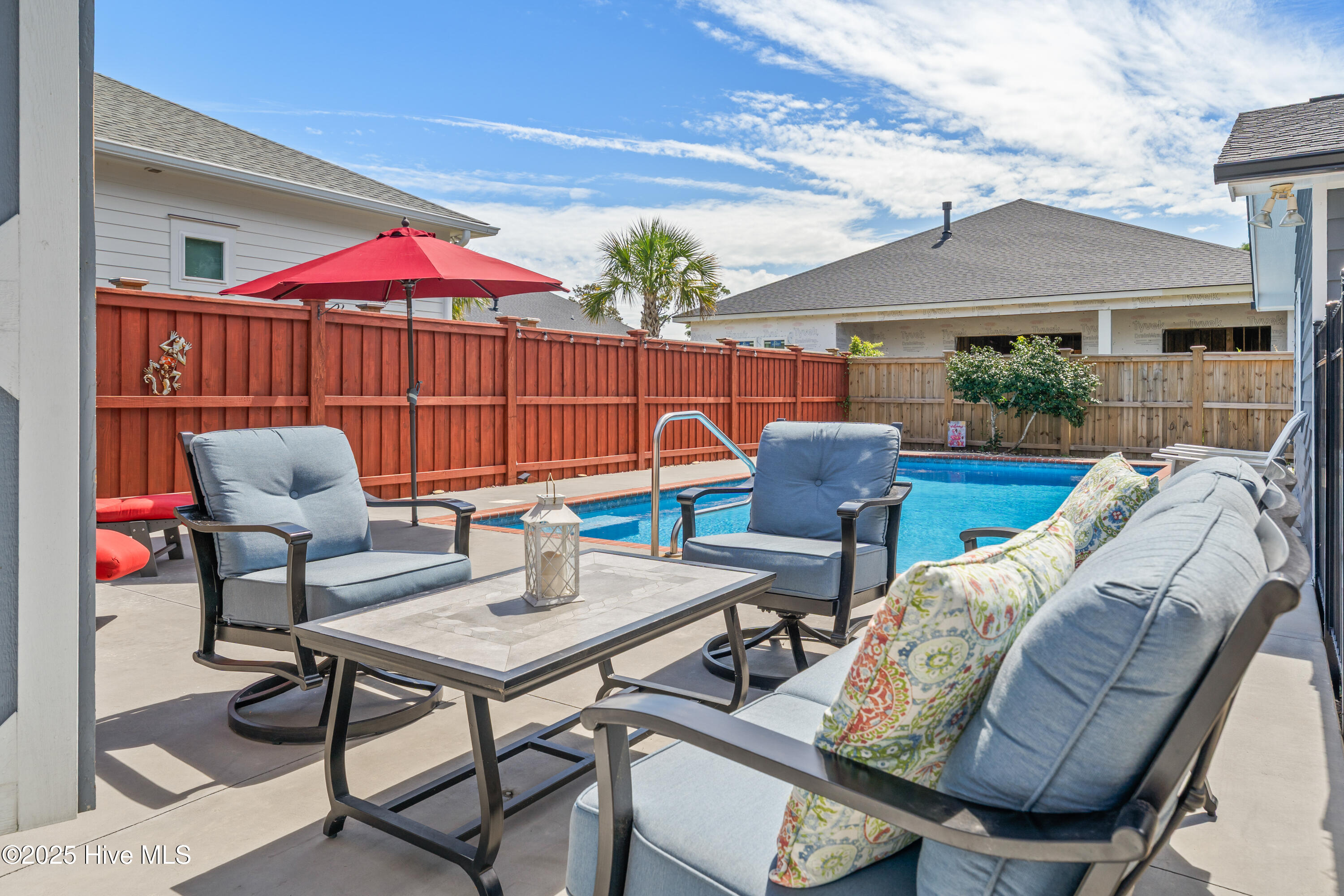 100531366 | Photo 11