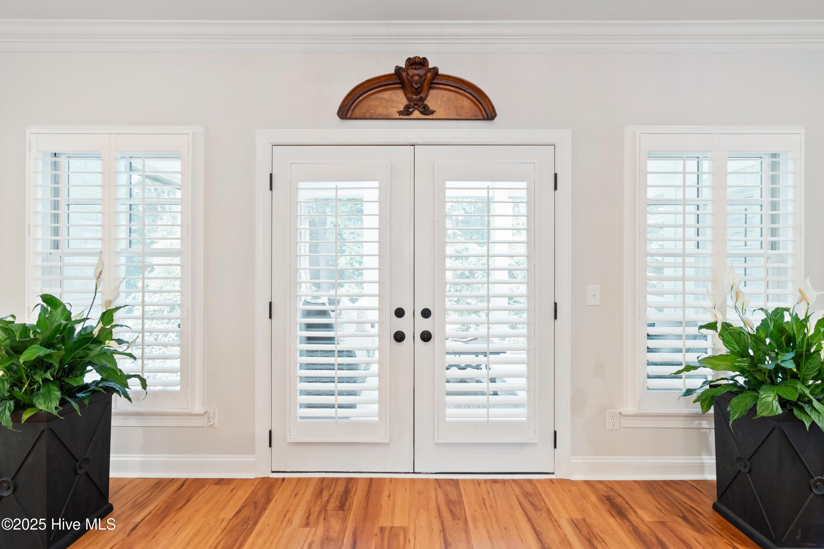 100520389 | Photo 19